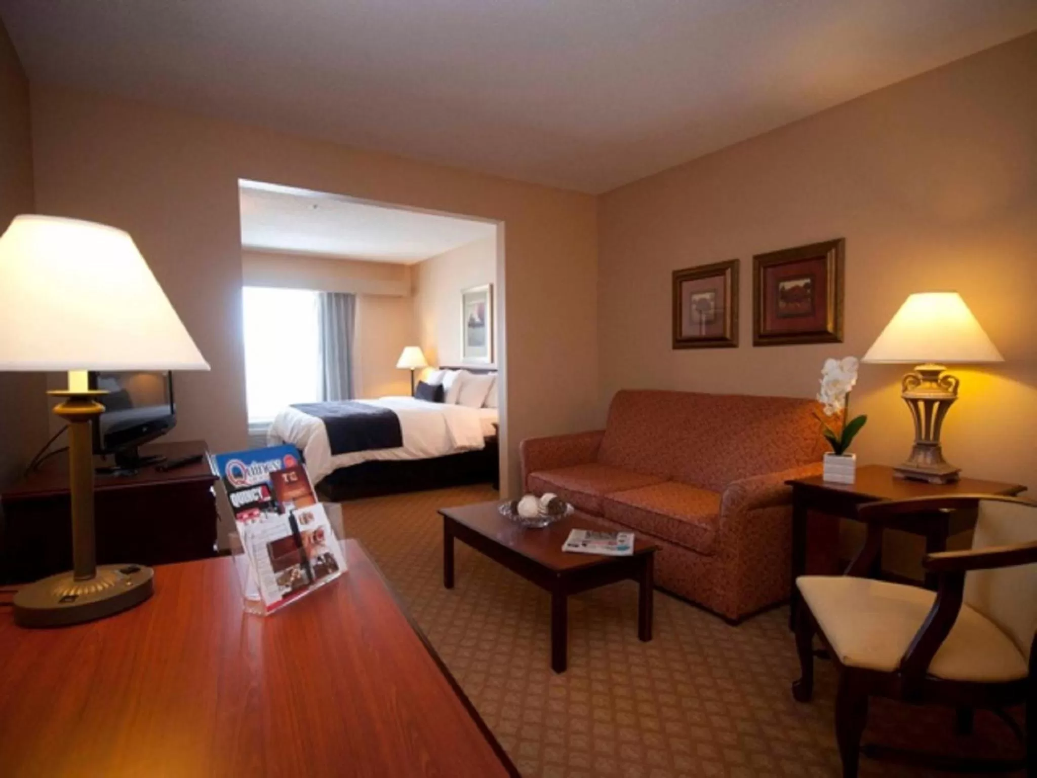 Living room in Town & Country Inn and Suites