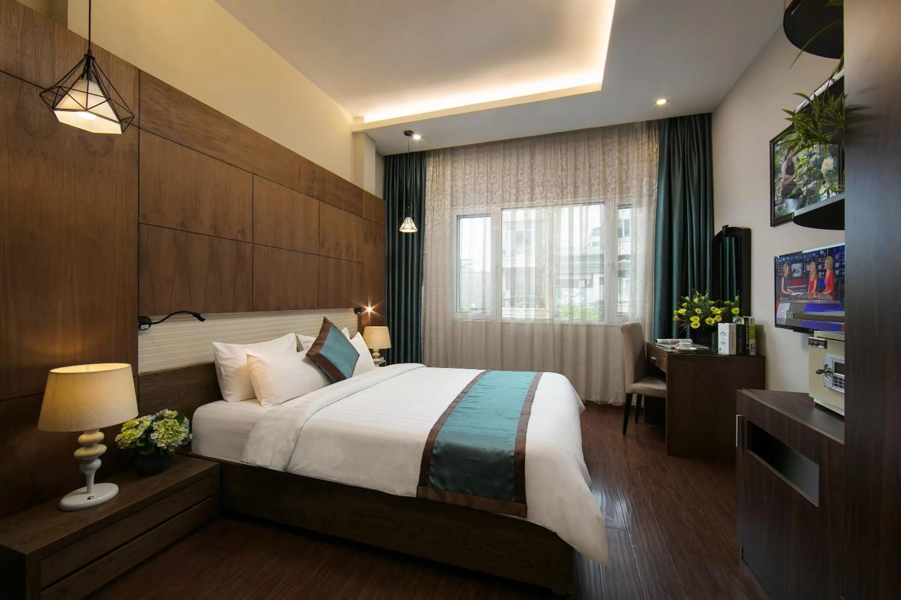 Photo of the whole room, Bed in Bonne Nuit Hotel & Spa Hanoi