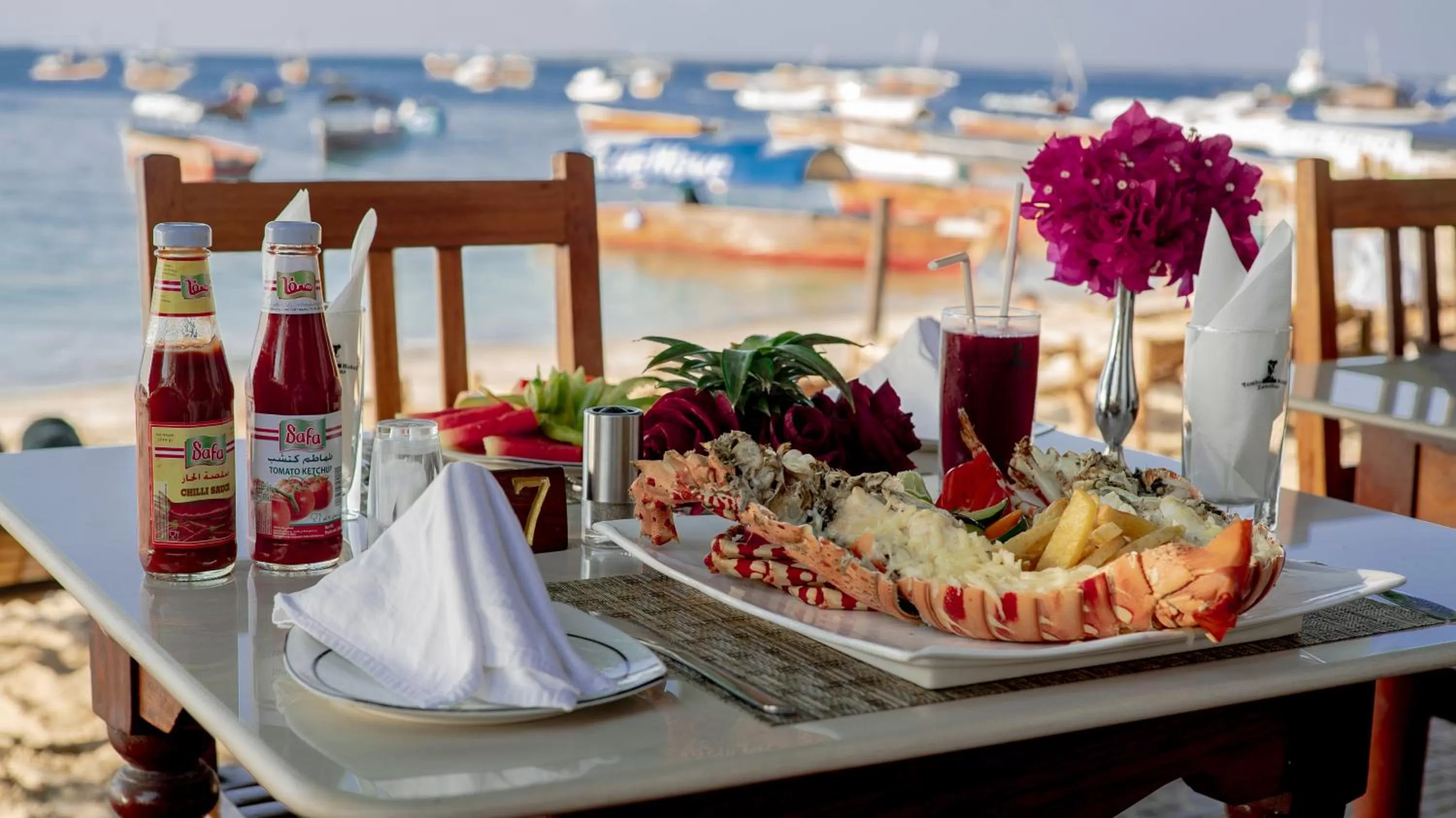 Restaurant/places to eat in Tembo House Hotel