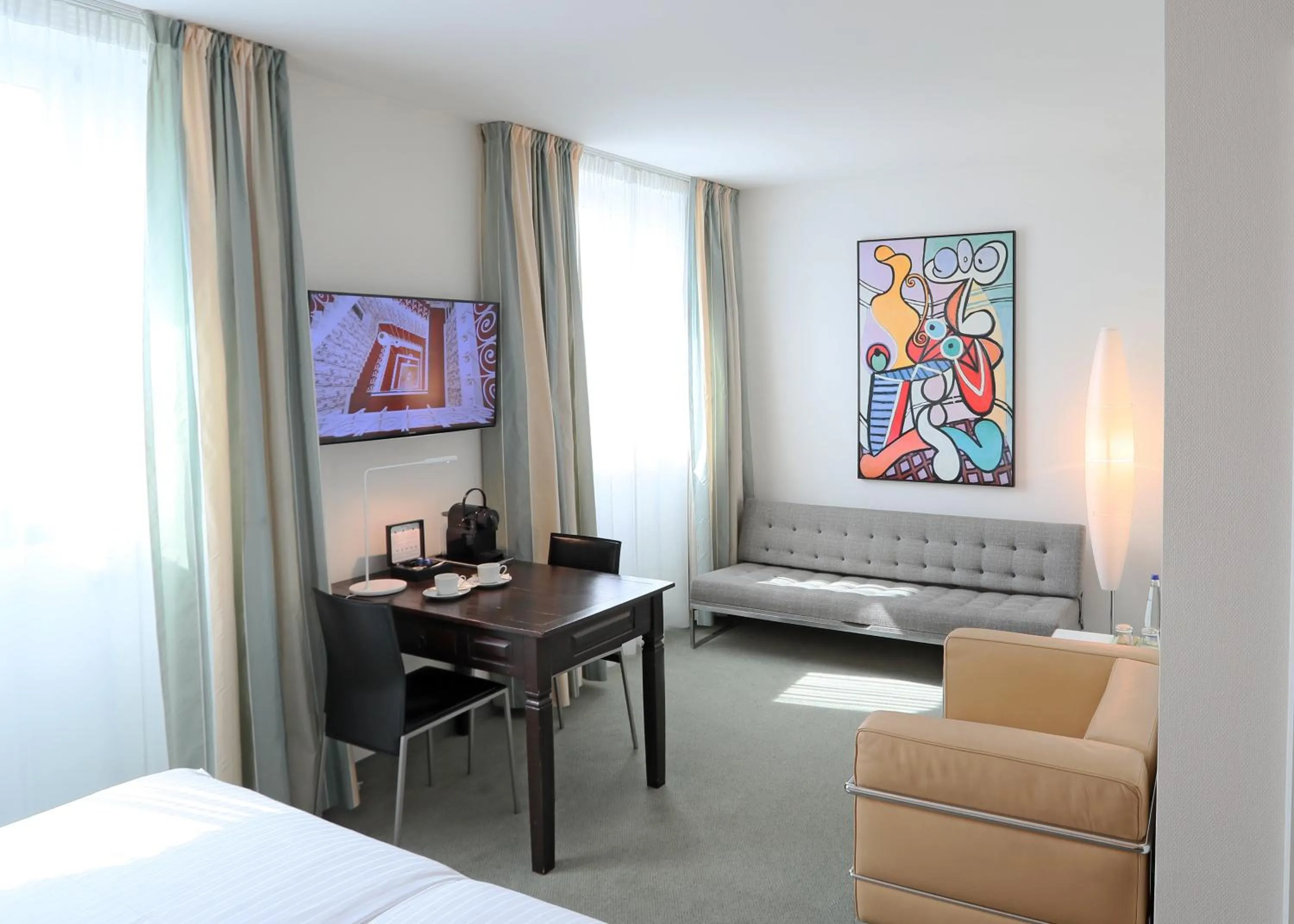 Coffee/tea facilities, Bed in MOMA1890 Boutique Hotel