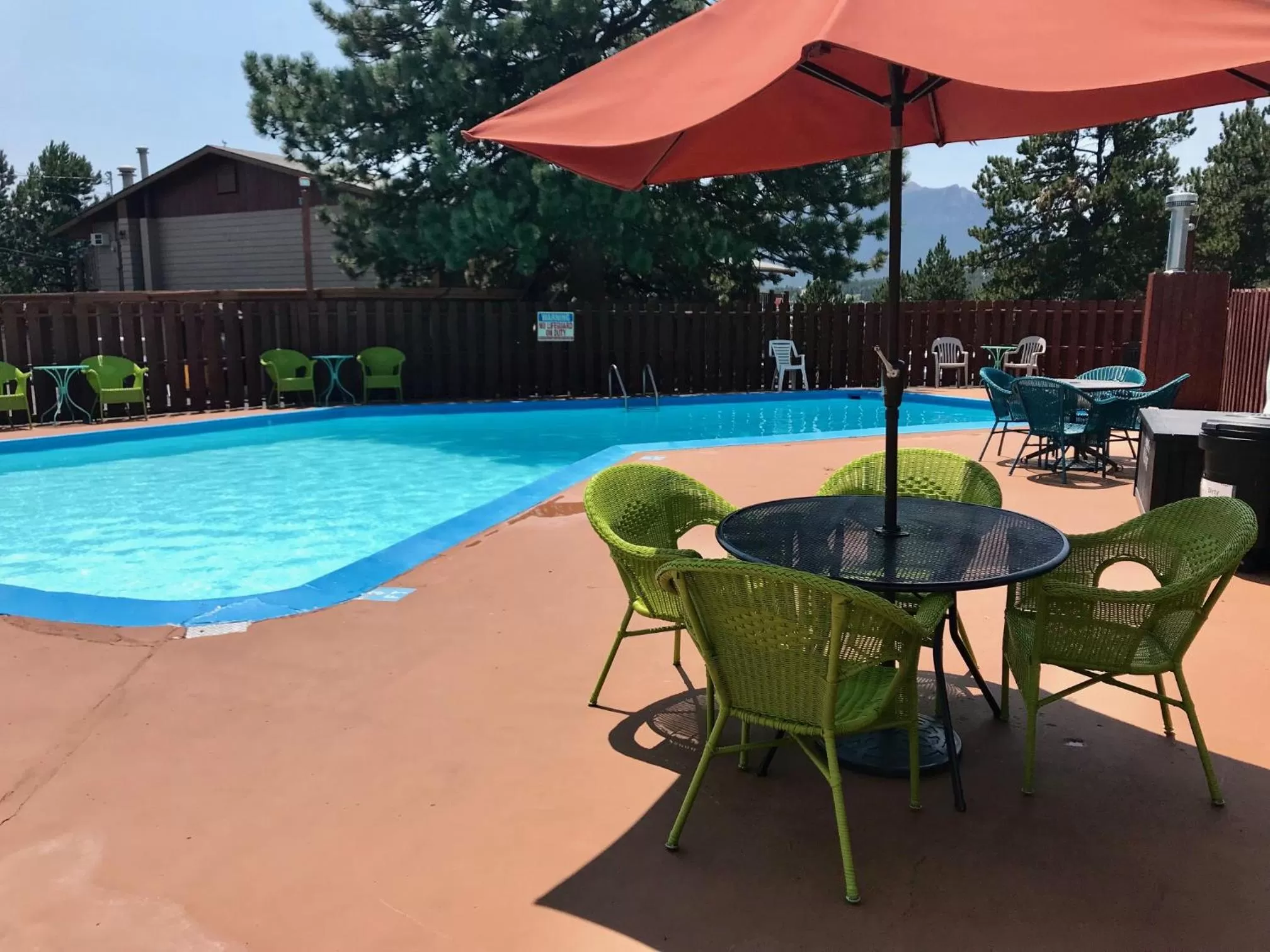 Swimming pool in Hotel Estes