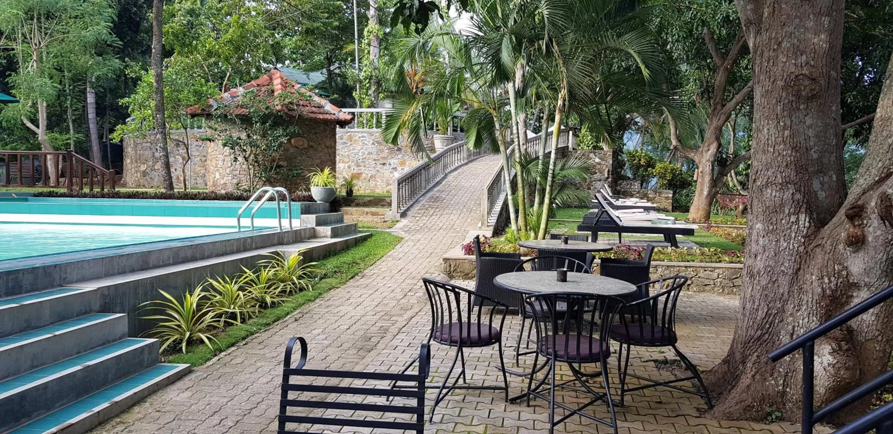 Swimming pool in Ella Planters Bungalow