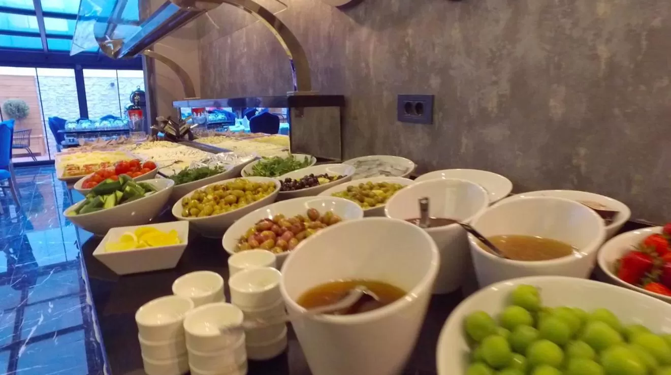 Breakfast in Greymark Hotel