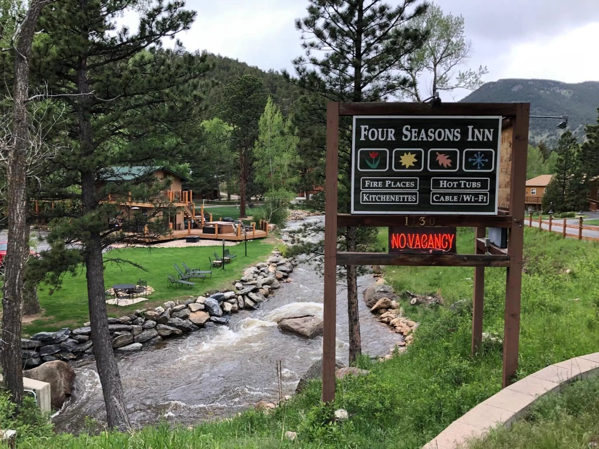 4 Seasons Inn on Fall River