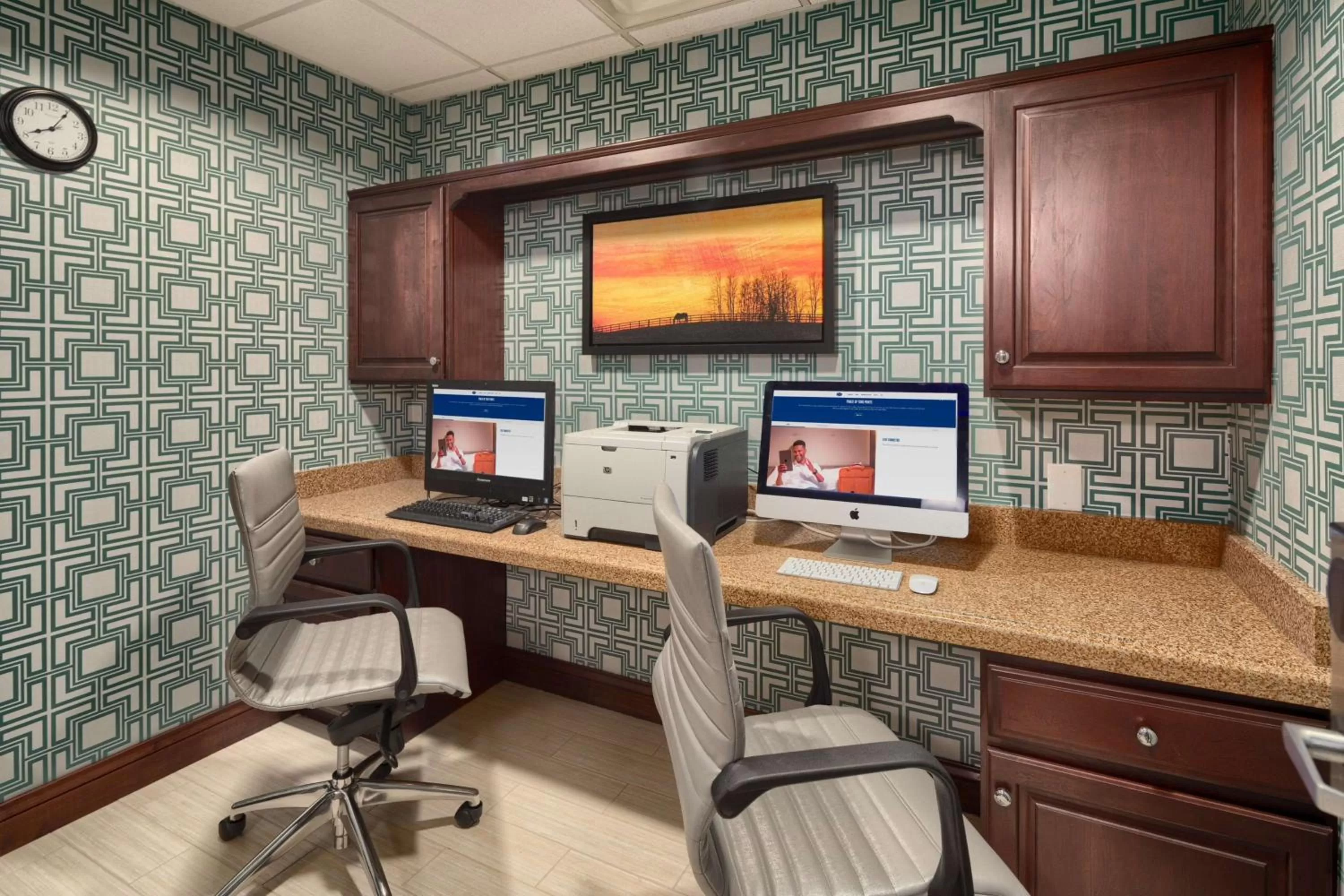 Business facilities in Hampton Inn Louisville Northeast