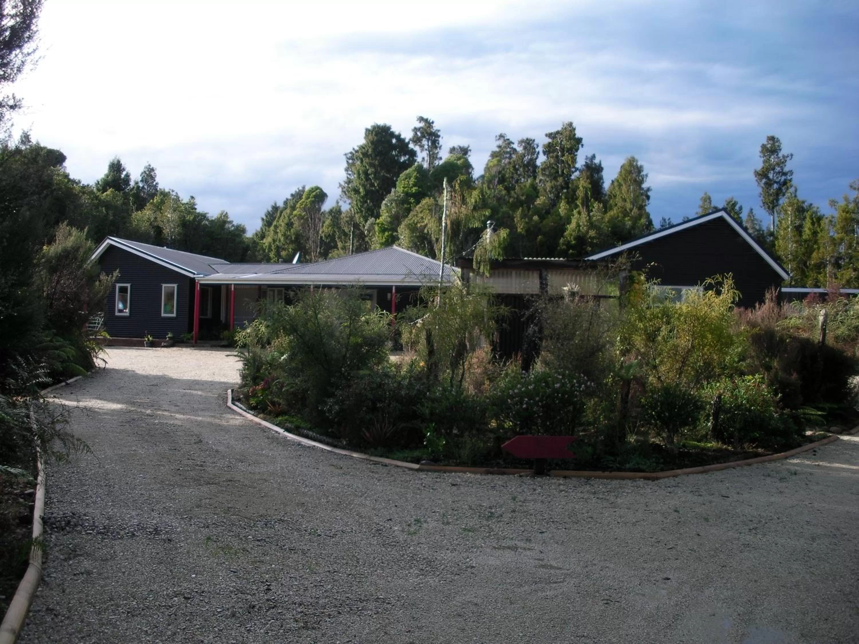 Facade/entrance, Property Building in Mahinapua Retreat B&B