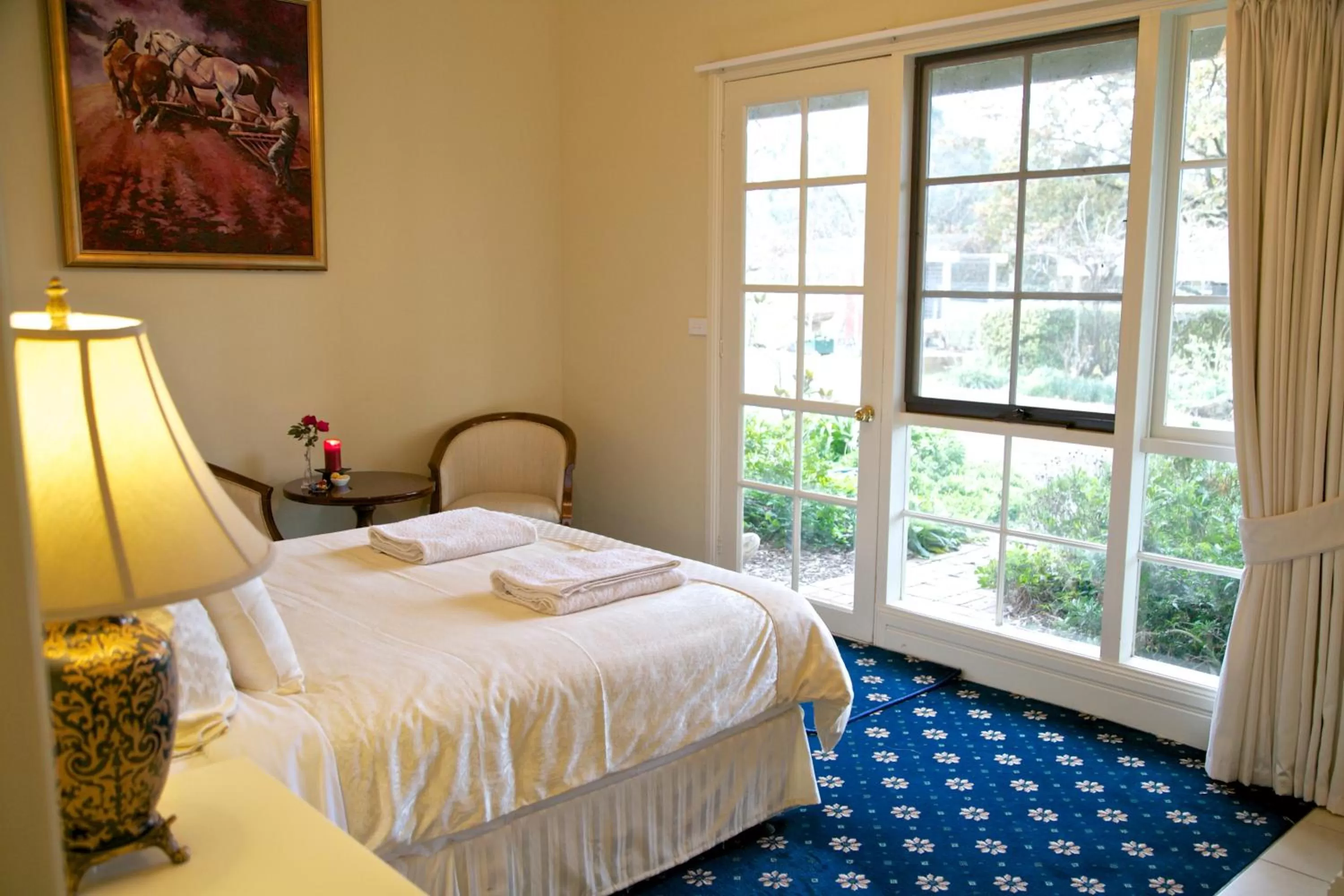 Property building, Bed in Holly Lane Mews