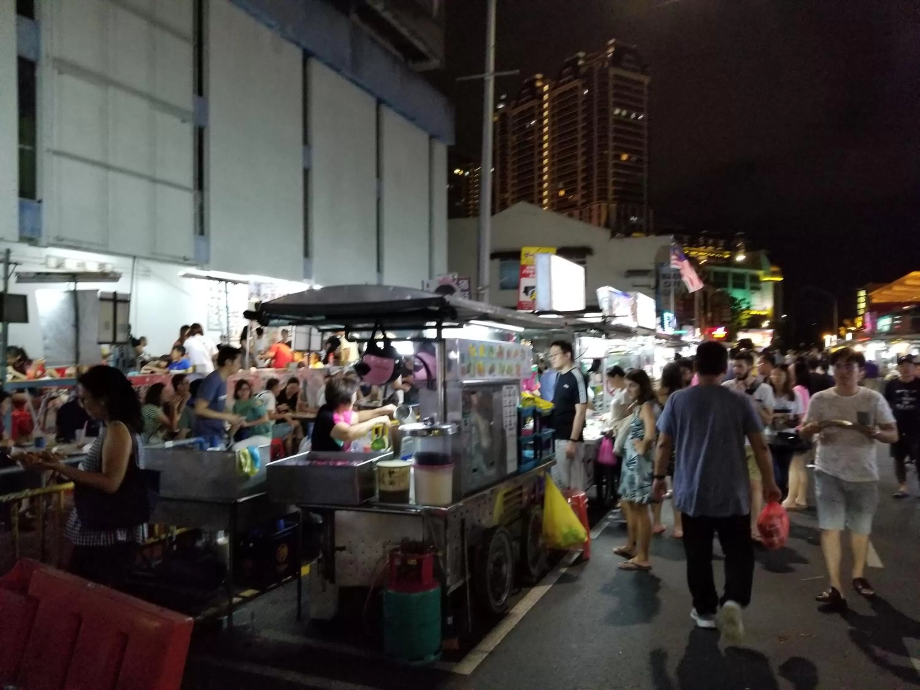 Restaurant/places to eat in Yan Hotel