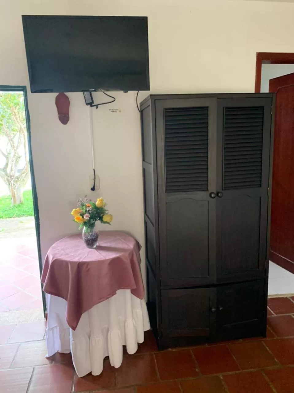TV/Entertainment Center in Hotel Campestre la Loma curiti