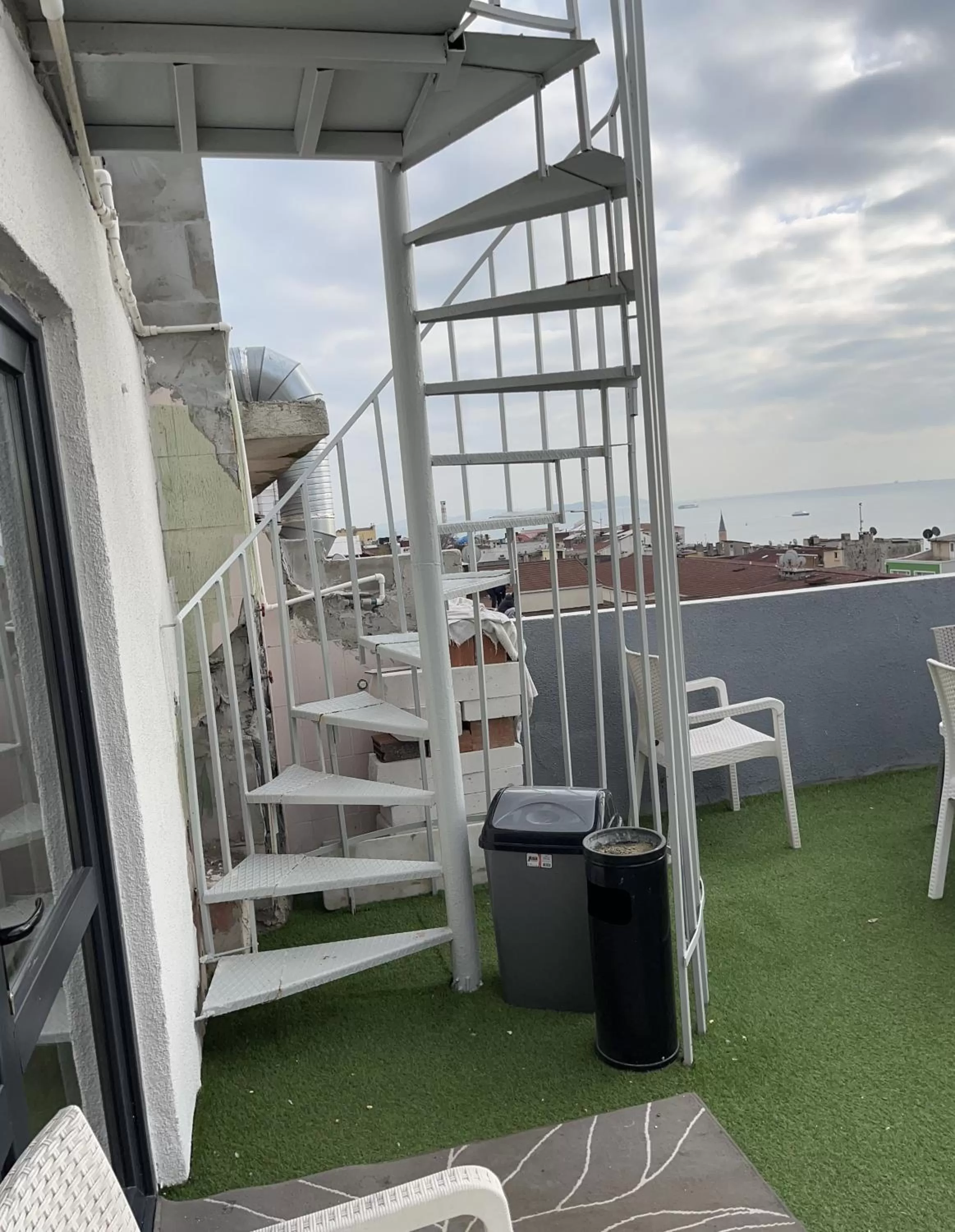 Patio in Paris Hotel