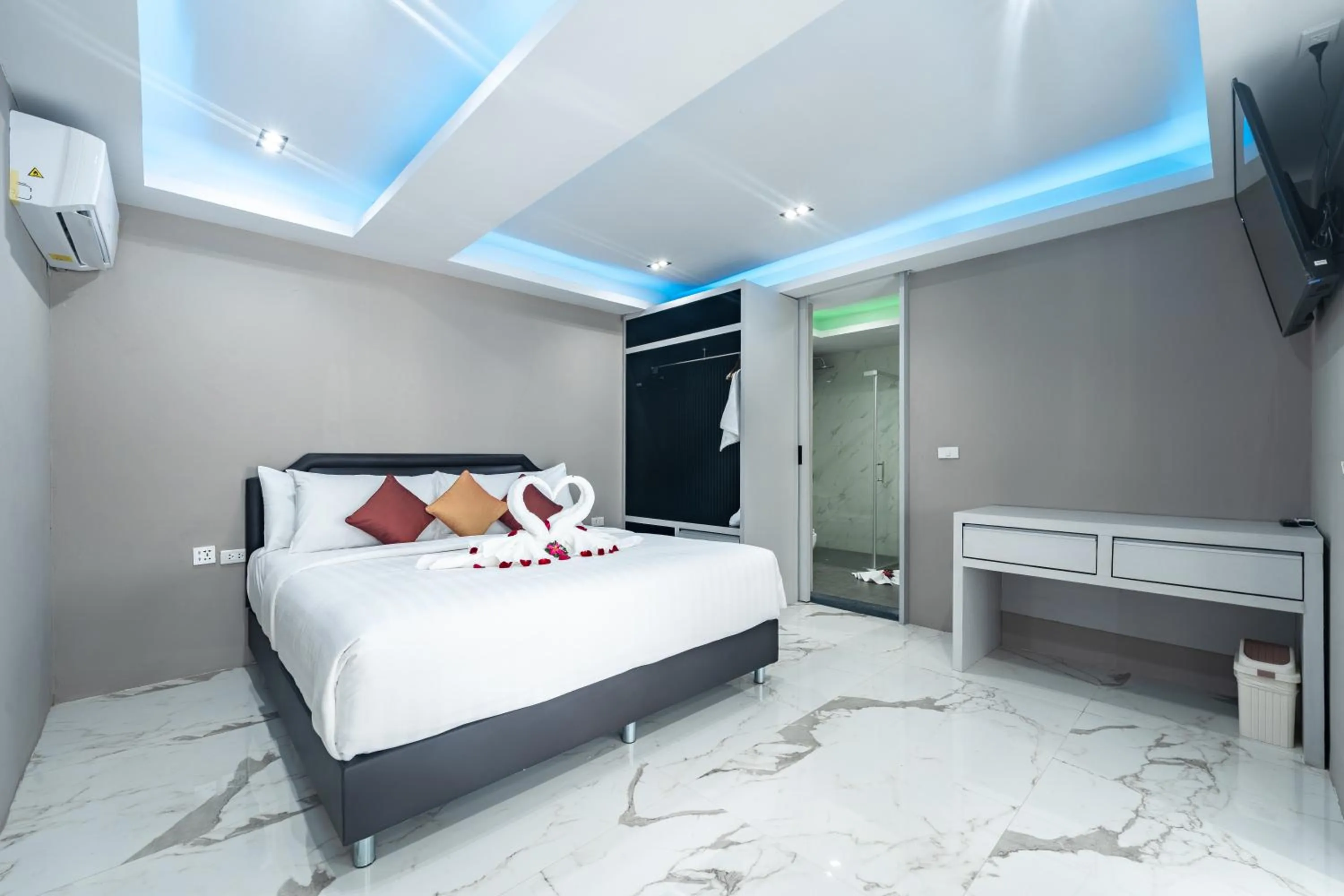 Bedroom, Bed in Karon Sea Sands Resort-SHA PLUS