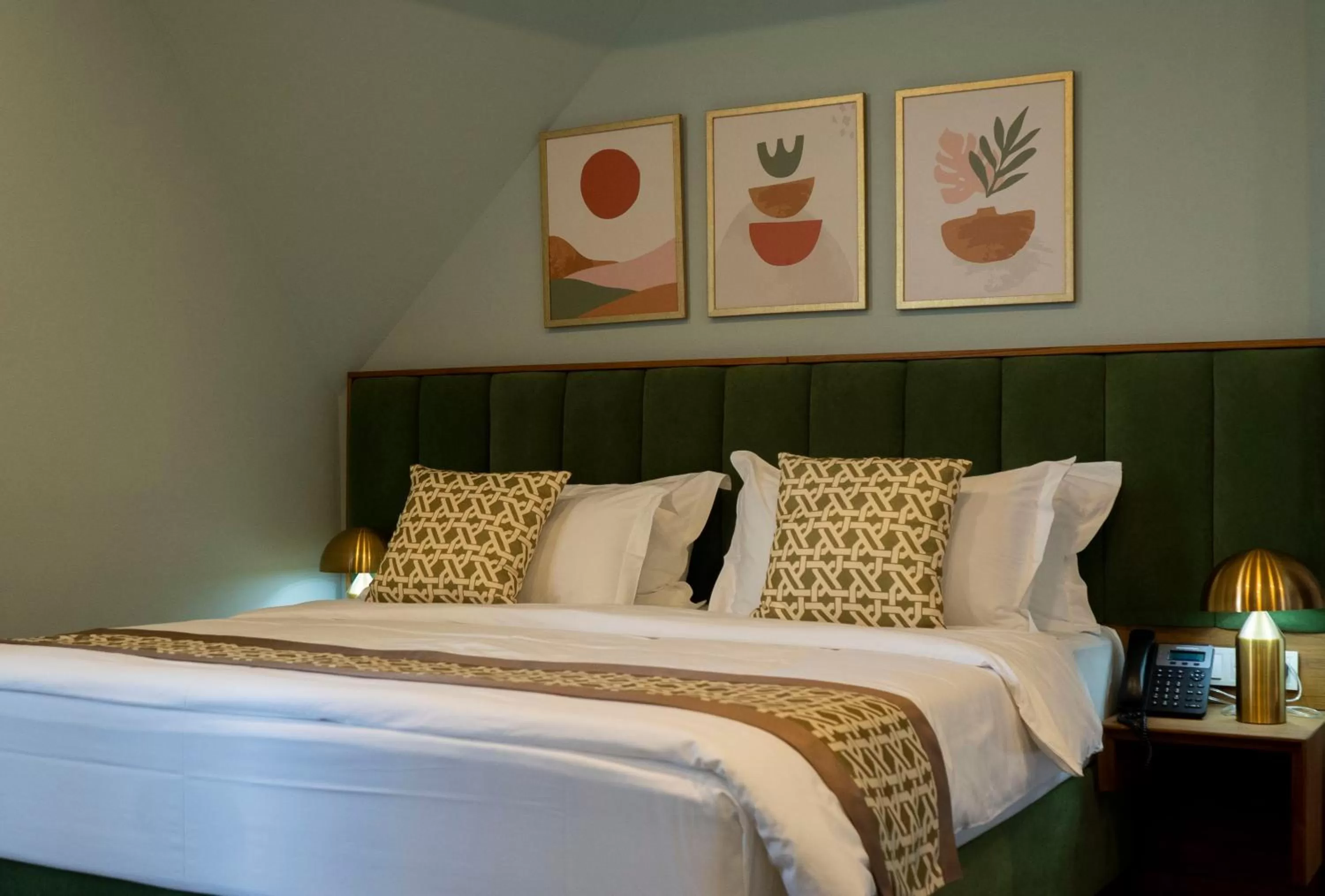 Bed in Grand Opera Hotel