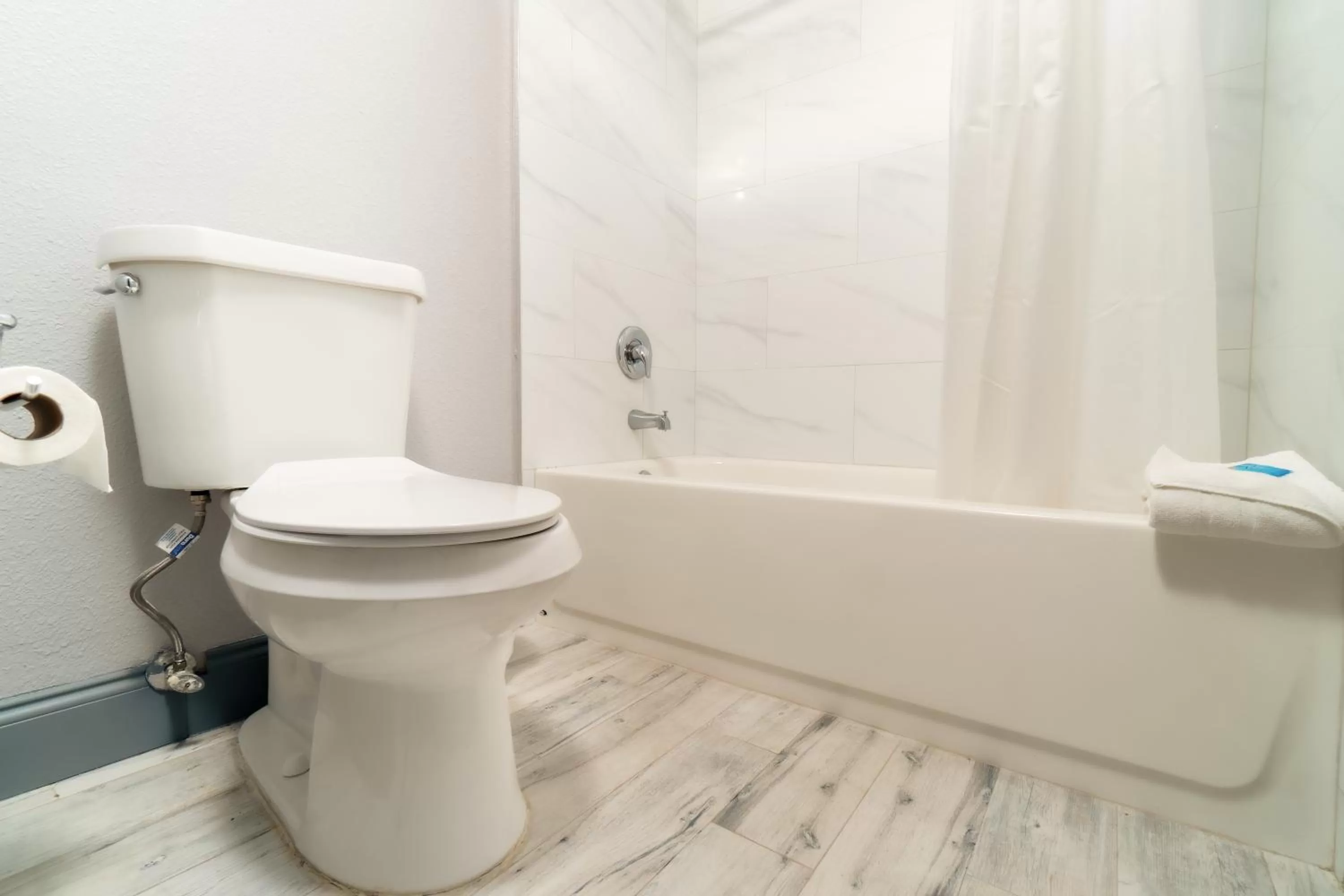 Toilet in Sunshine Inn