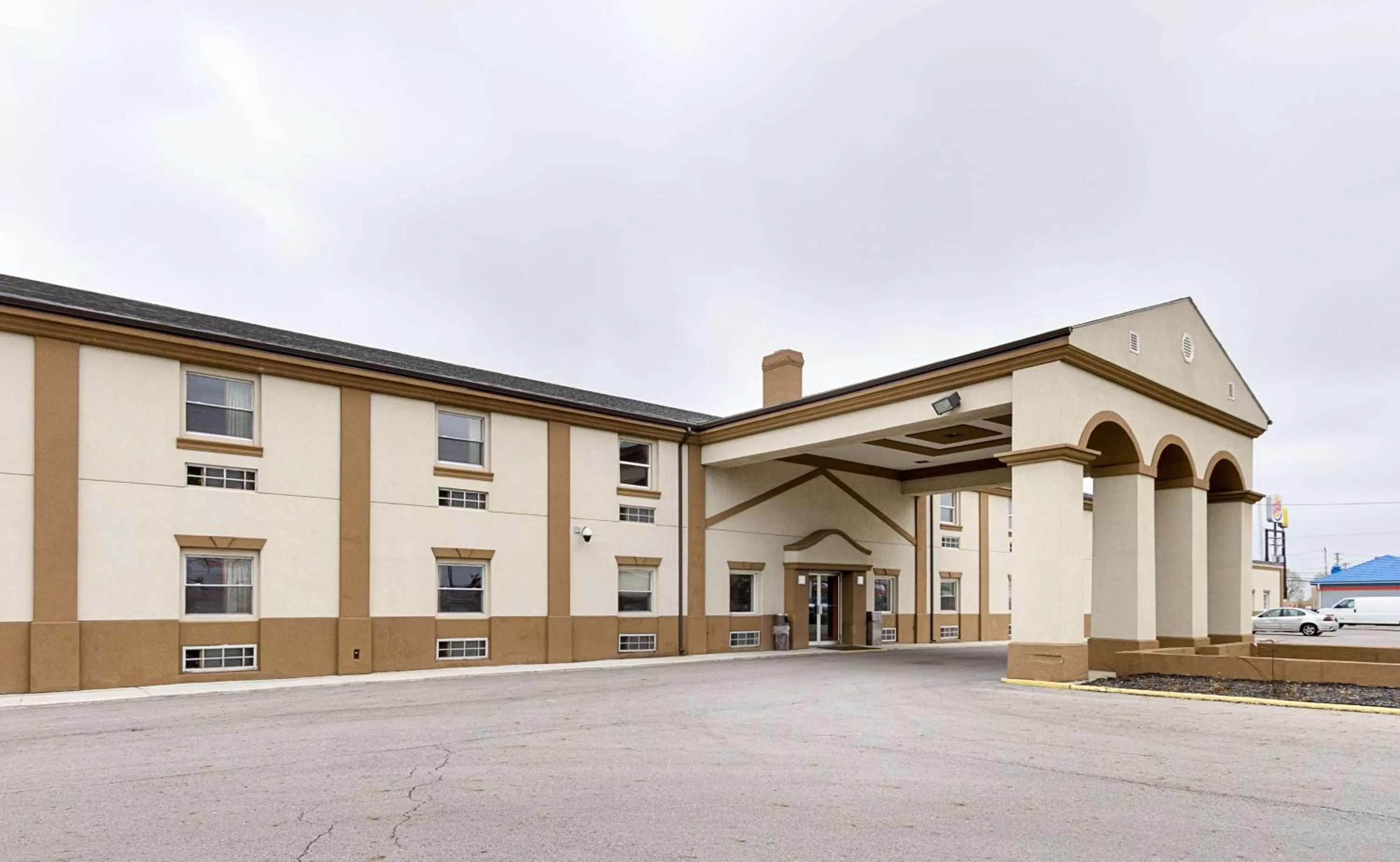 Property building in Motel 6-Sidney, OH