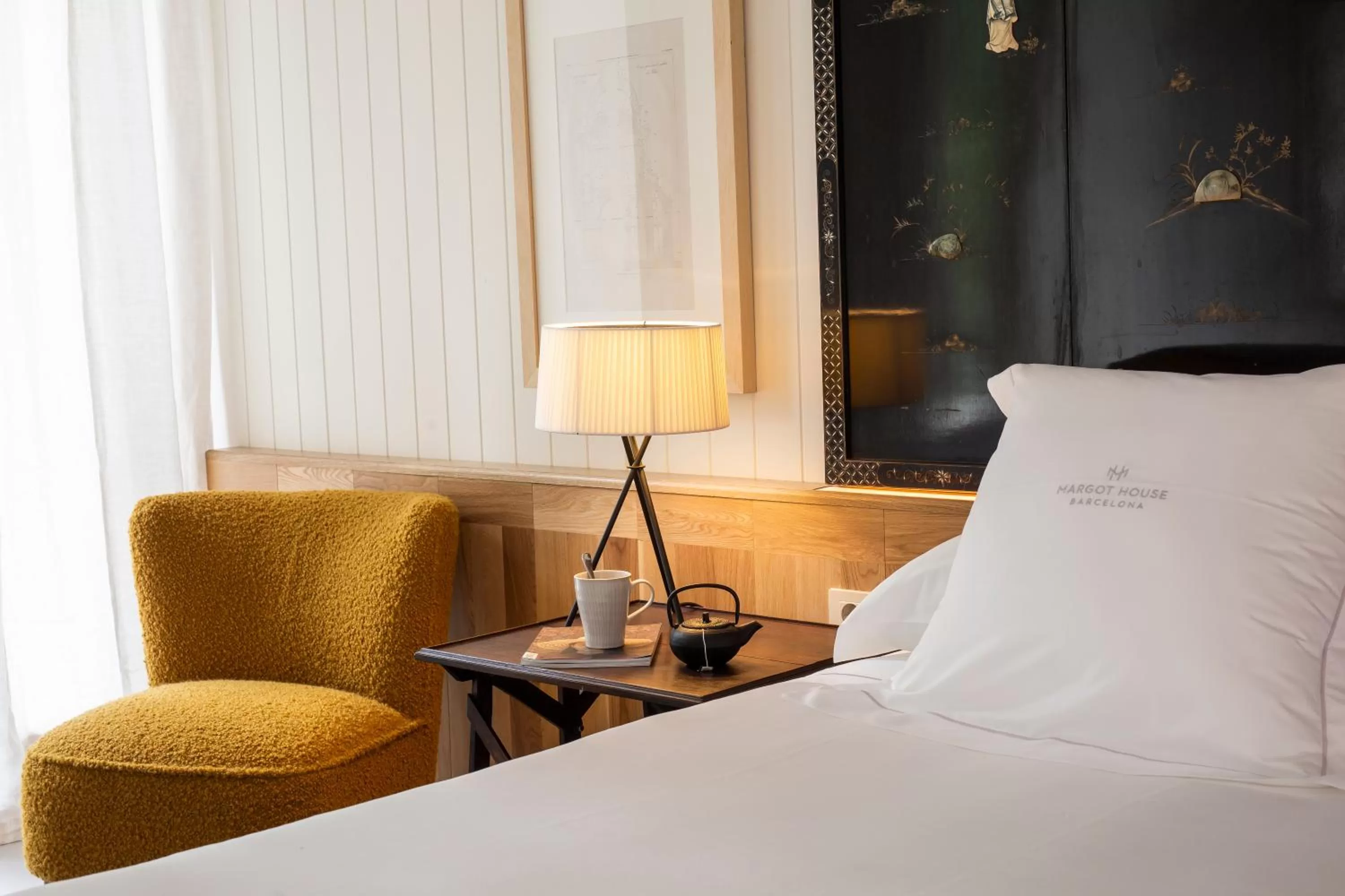 Seating area, Bed in Hotel Margot House Barcelona