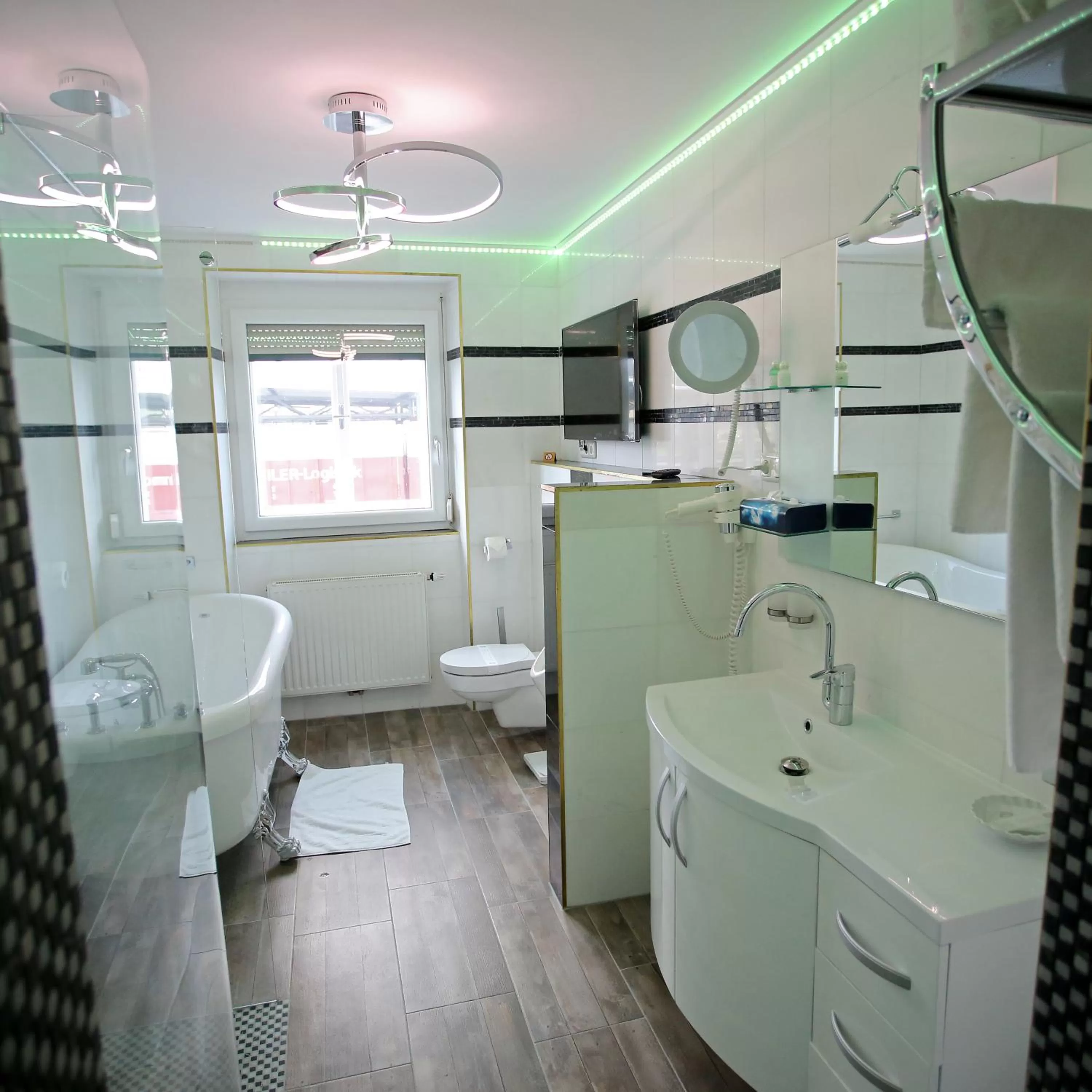 Bathroom in Höckner Plaza Hotel