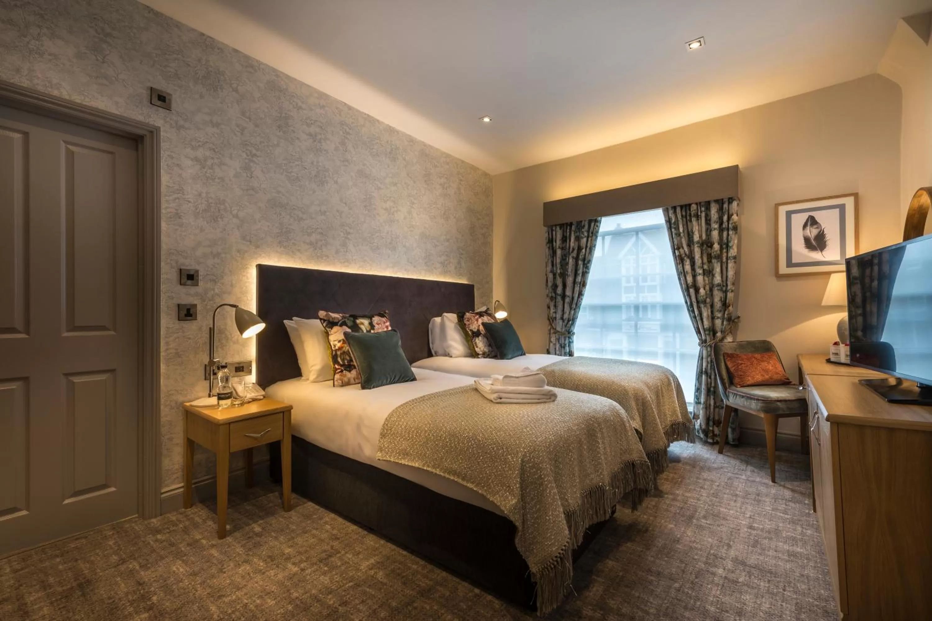 Bedroom, Bed in The Three Swans Hotel, Hungerford, Berkshire - The Coaching Inn Group