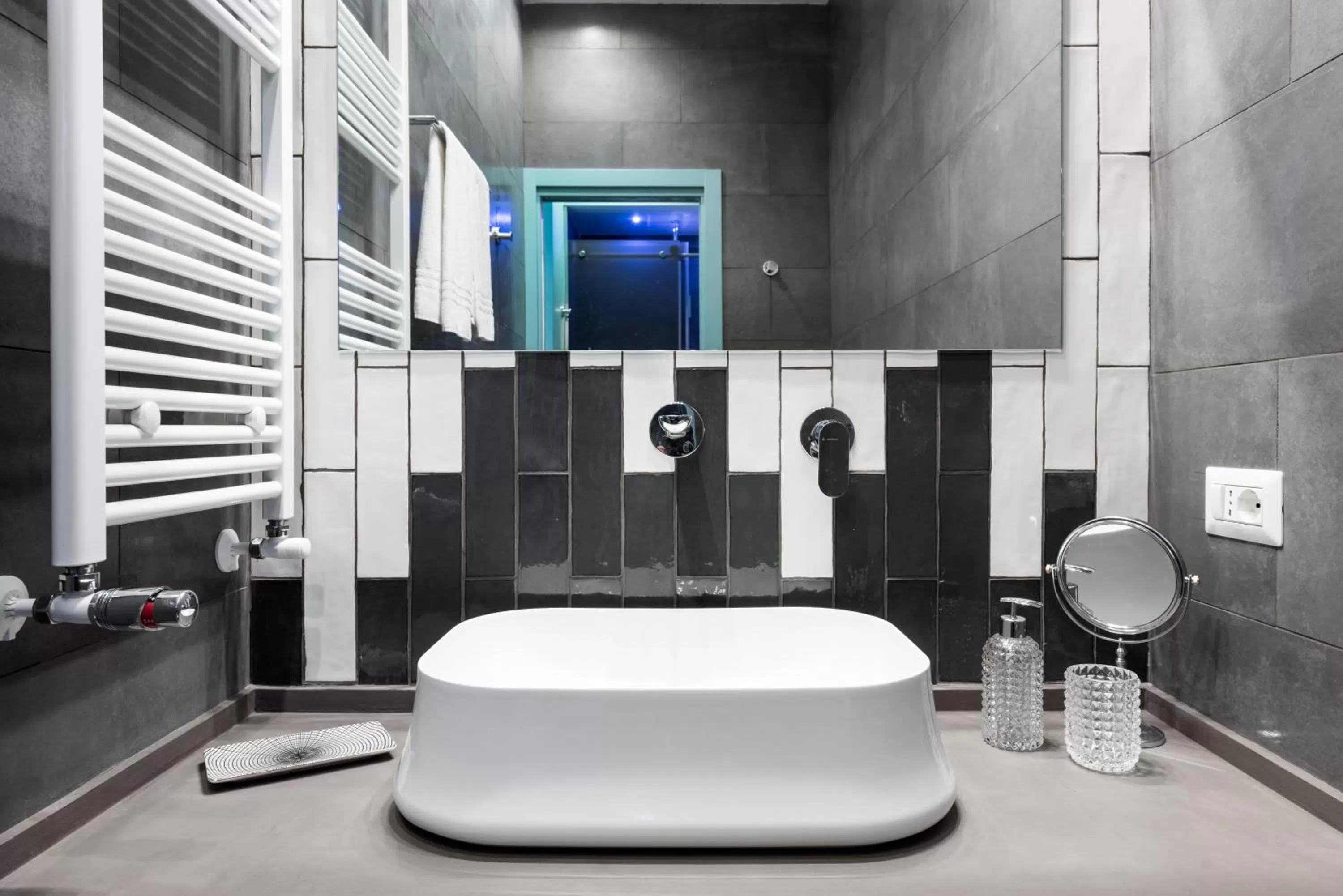 Circle in the Square