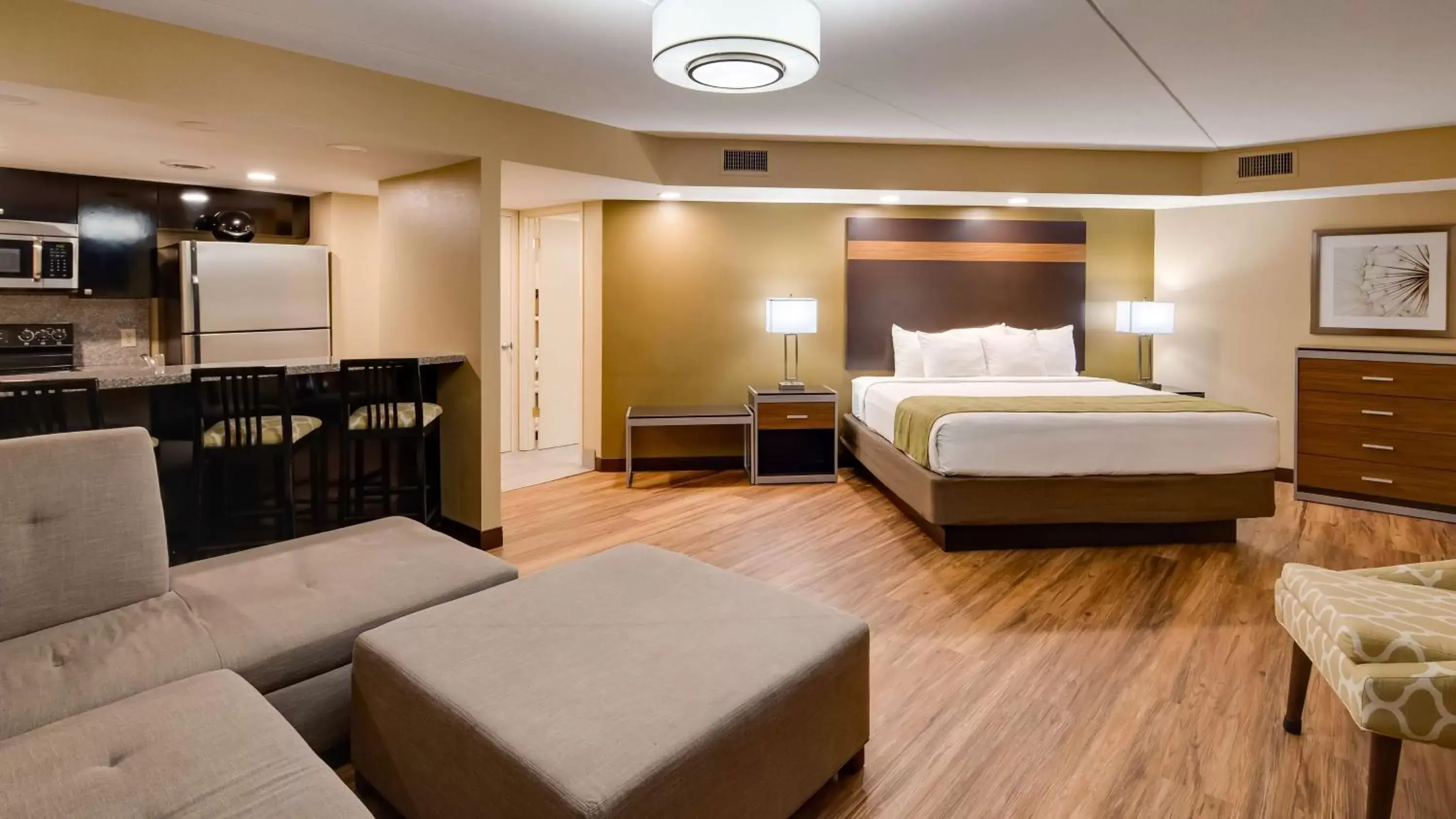 Two-Room Suite in Best Western Plaza Inn Two-Room Suite in Best Western Plaza Inn