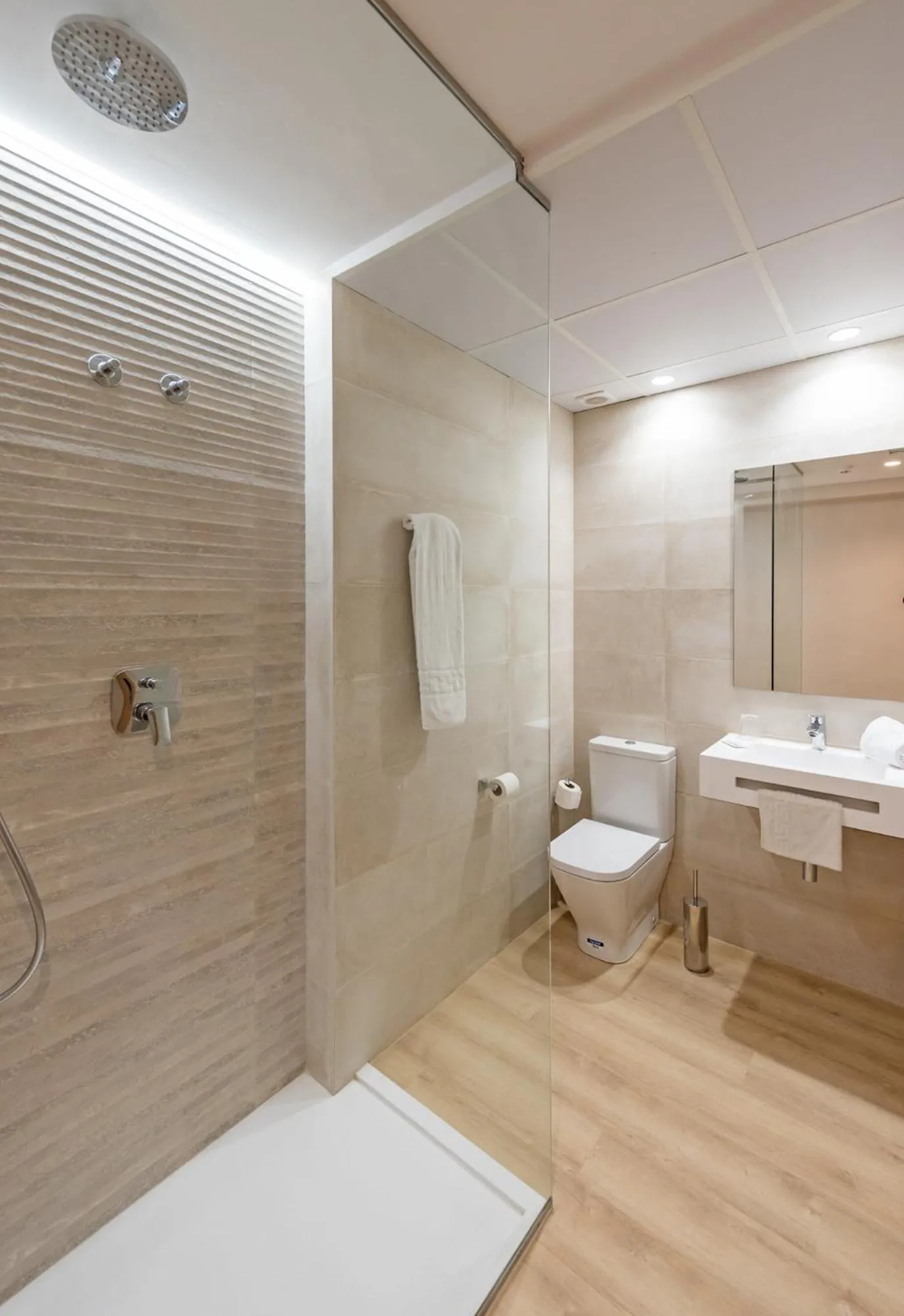 Bathroom in La Lonja