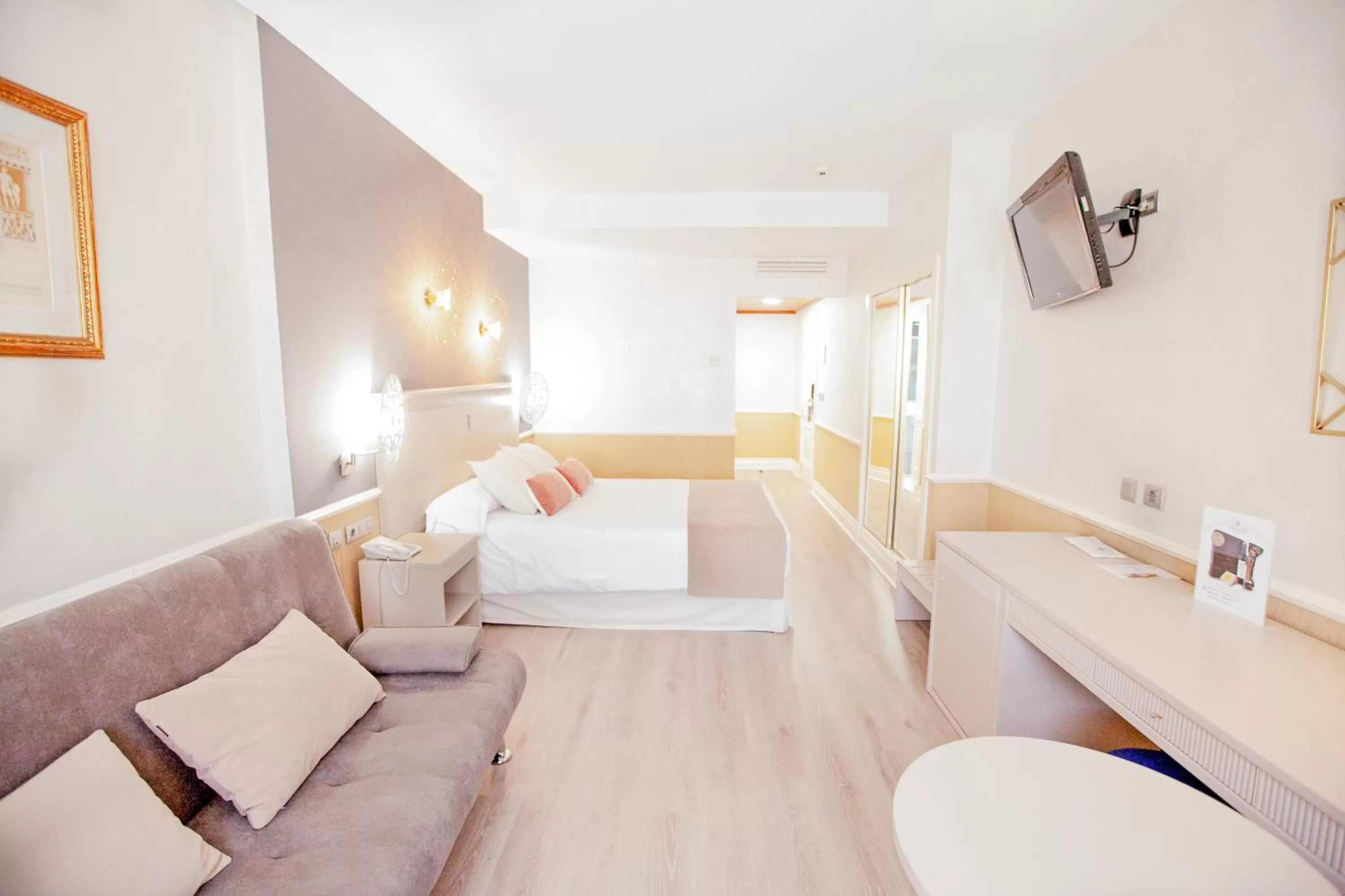 Bed in Hotel Alfonso VIII