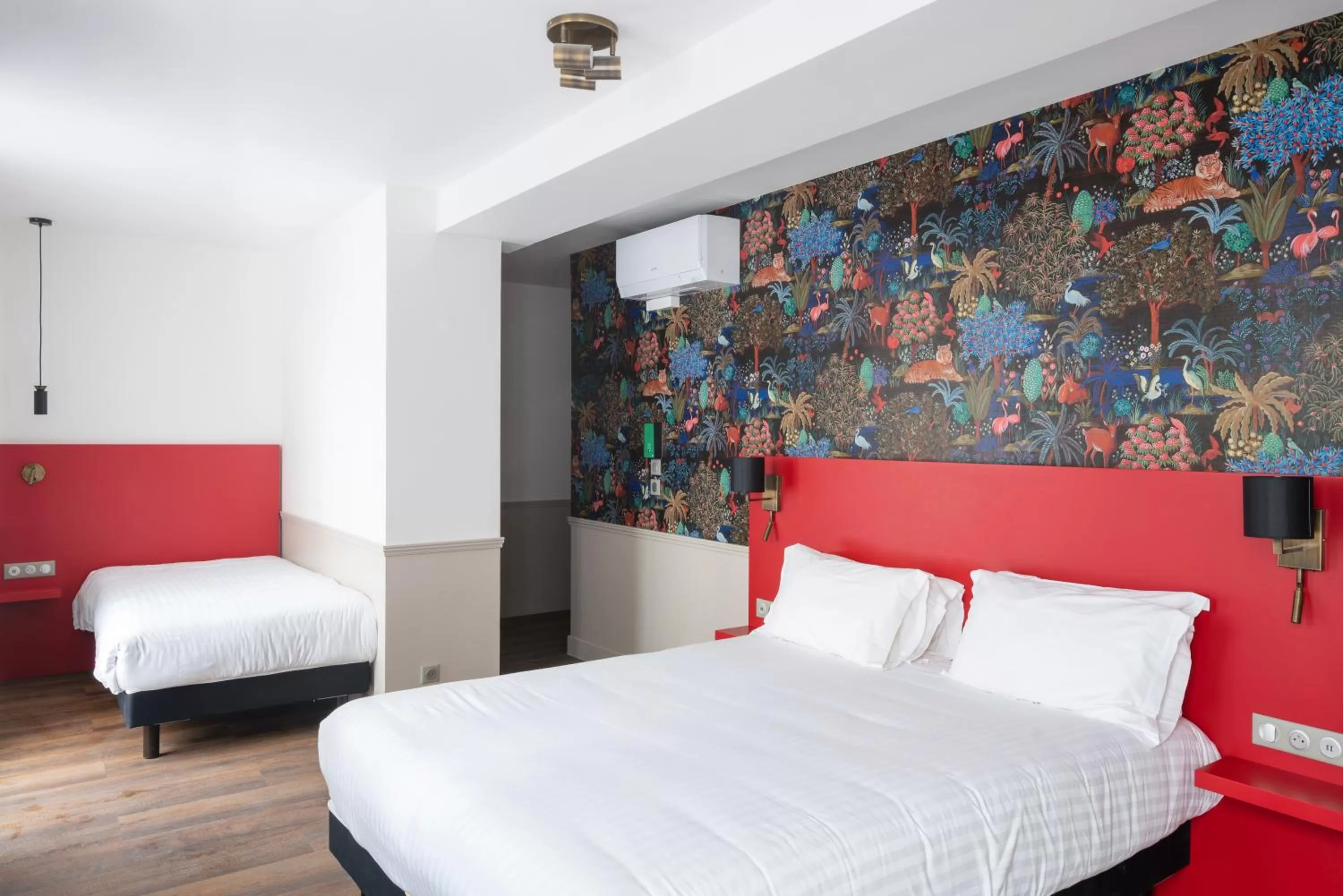 Bed in Hôtel 31 - Paris Tour Eiffel