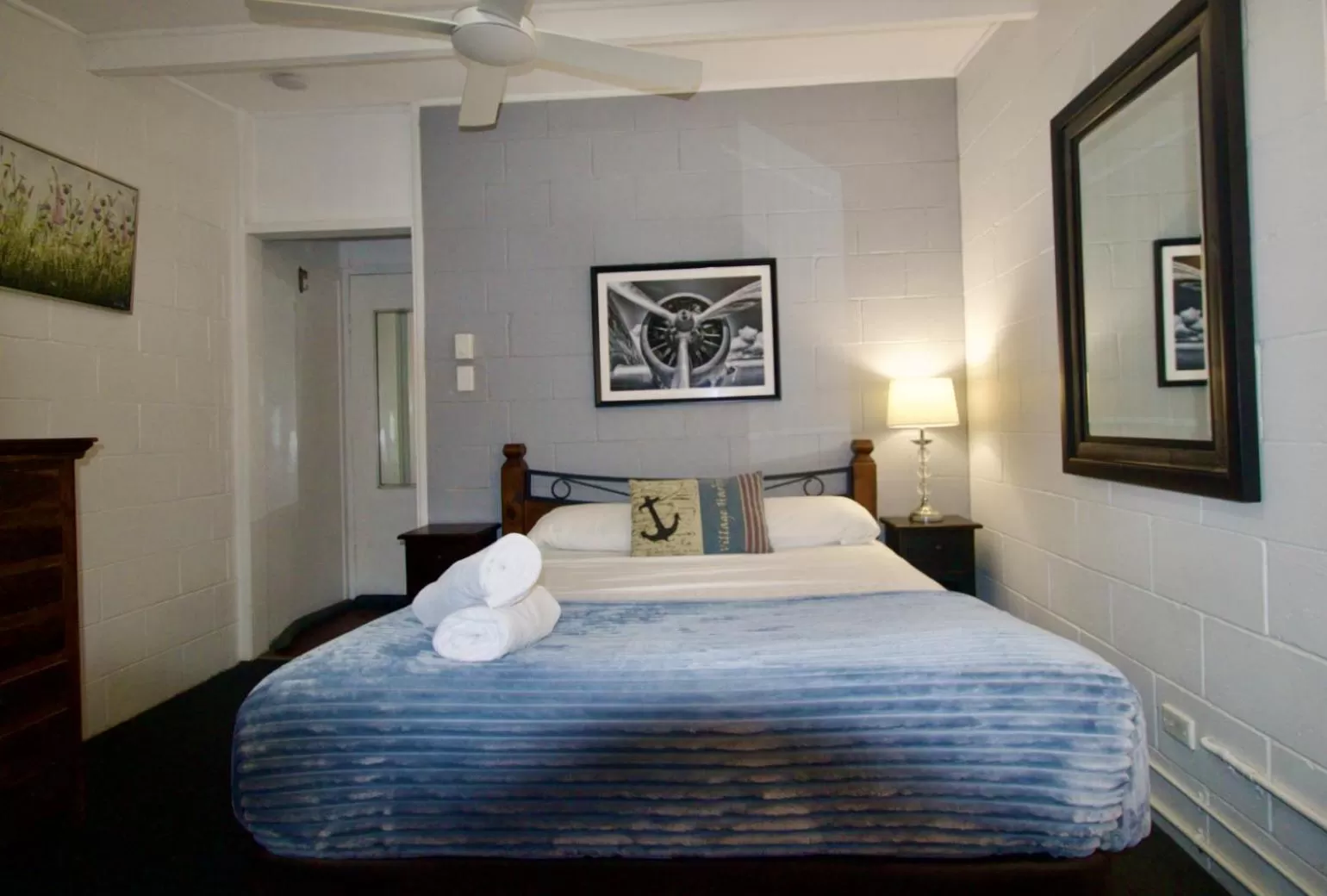 Bed in Hideaway Noosa Men Only Beach Resort