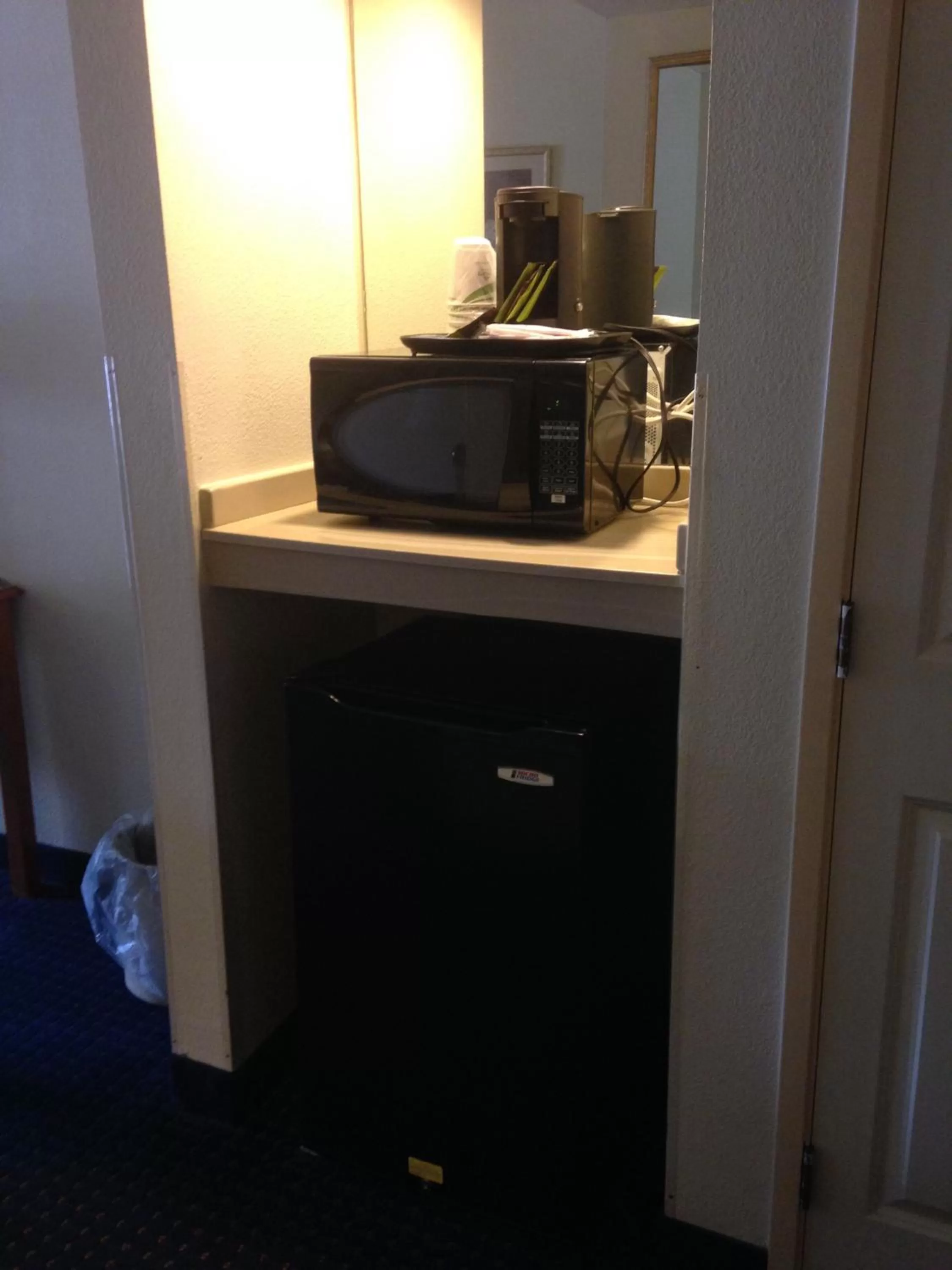 Coffee/tea facilities in Wingate by Wyndham Augusta Fort Eisenhower