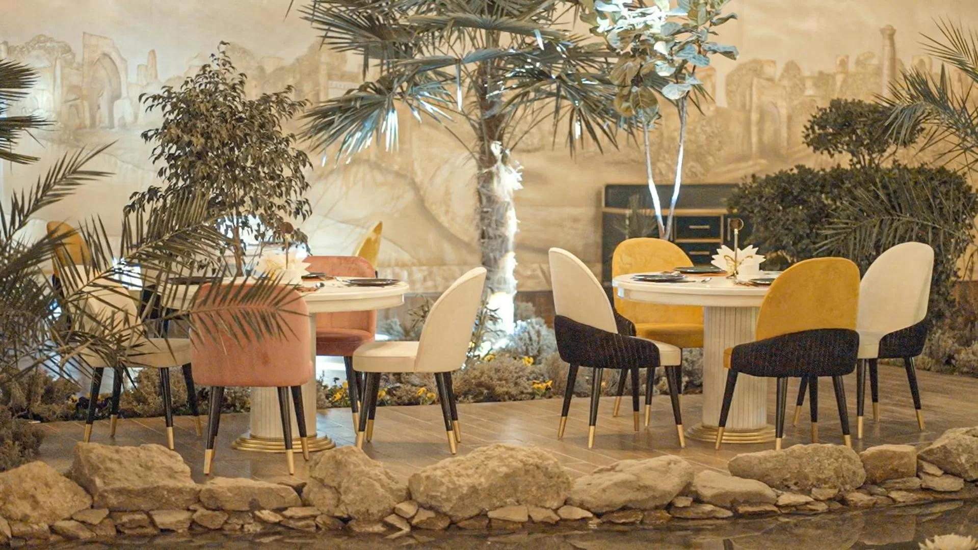 Restaurant/Places to Eat in Sahid Zarafshon