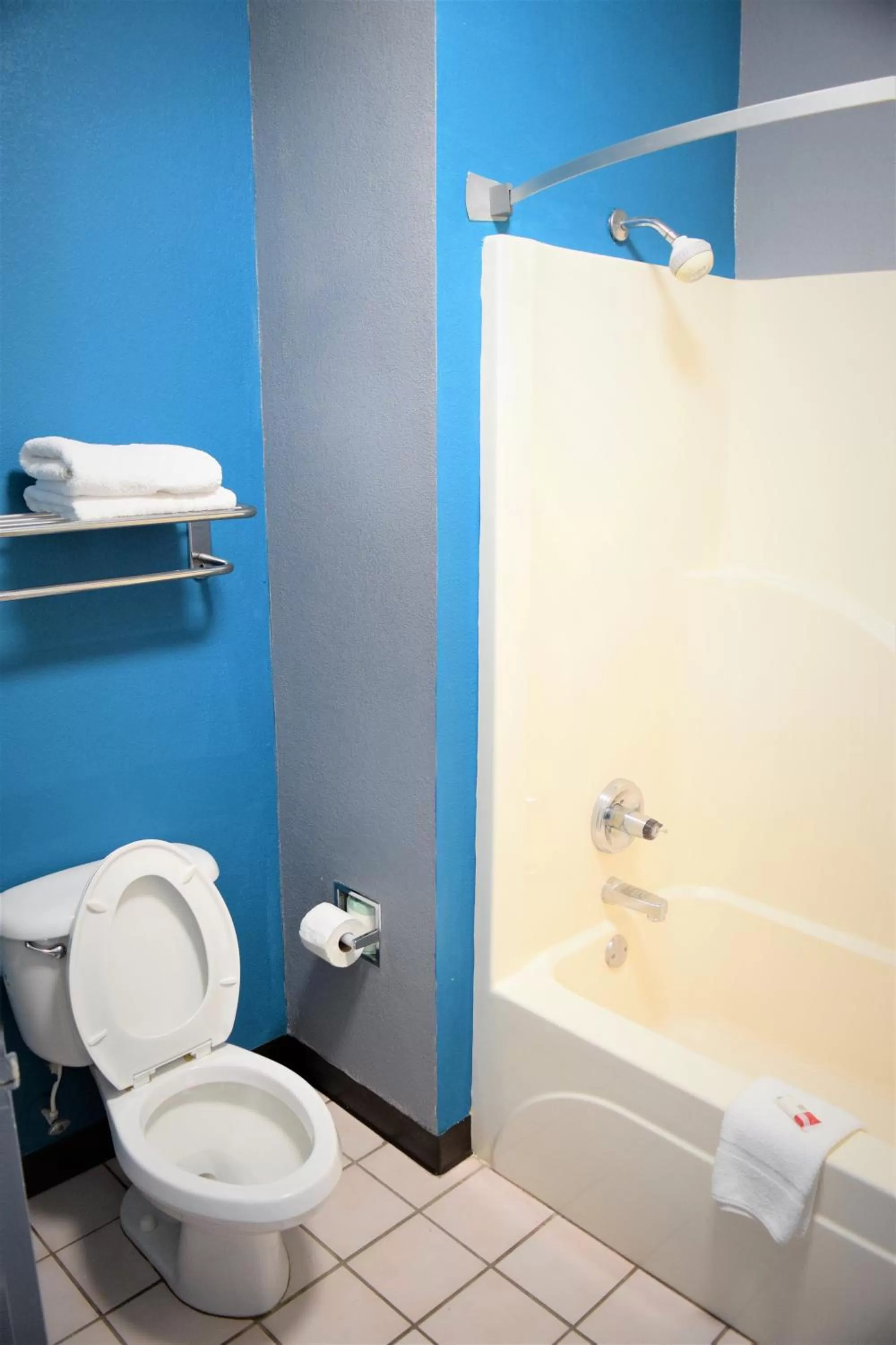 Days Inn by Wyndham Montgomery