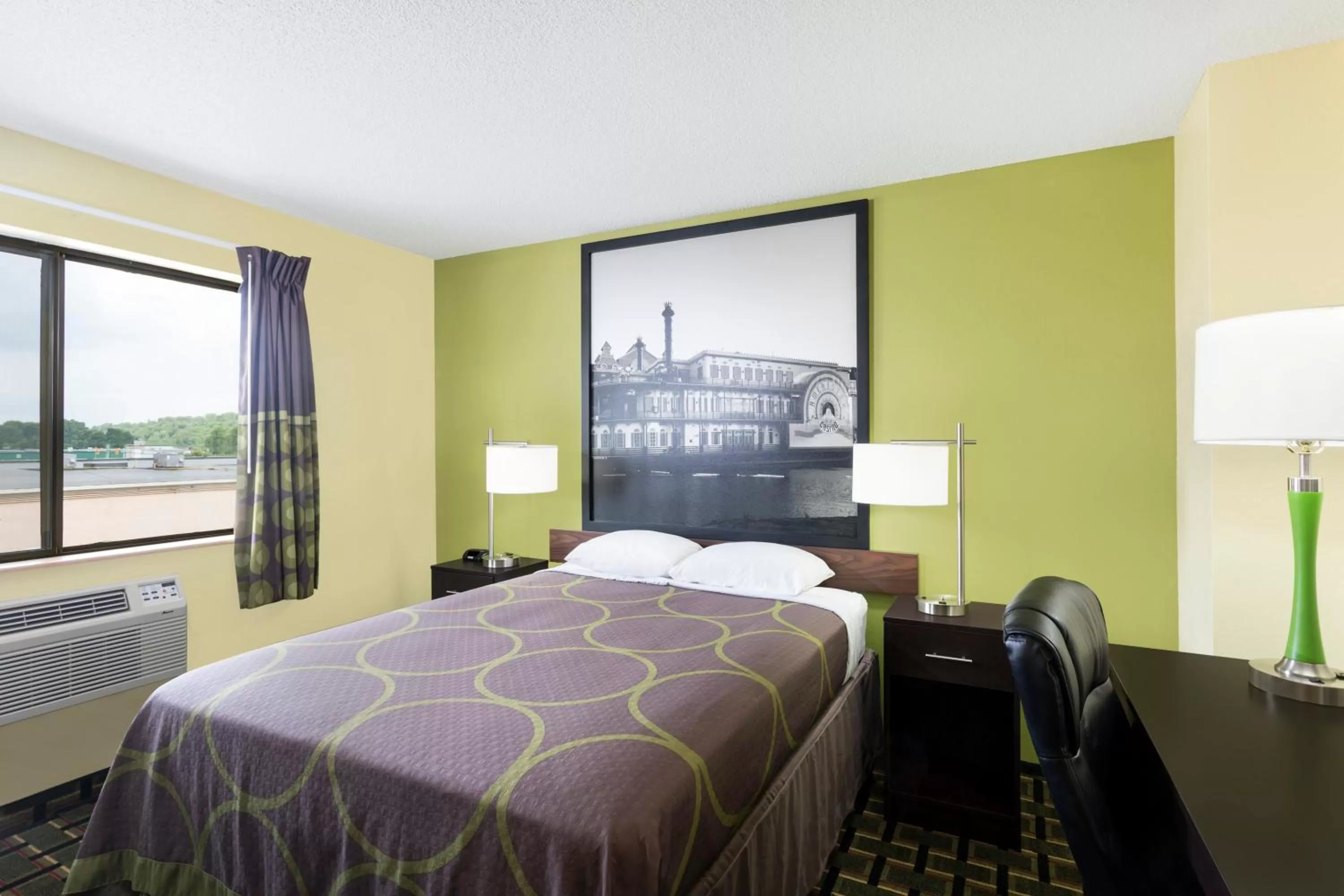 Bedroom, Bed in Super 8 by Wyndham Marietta