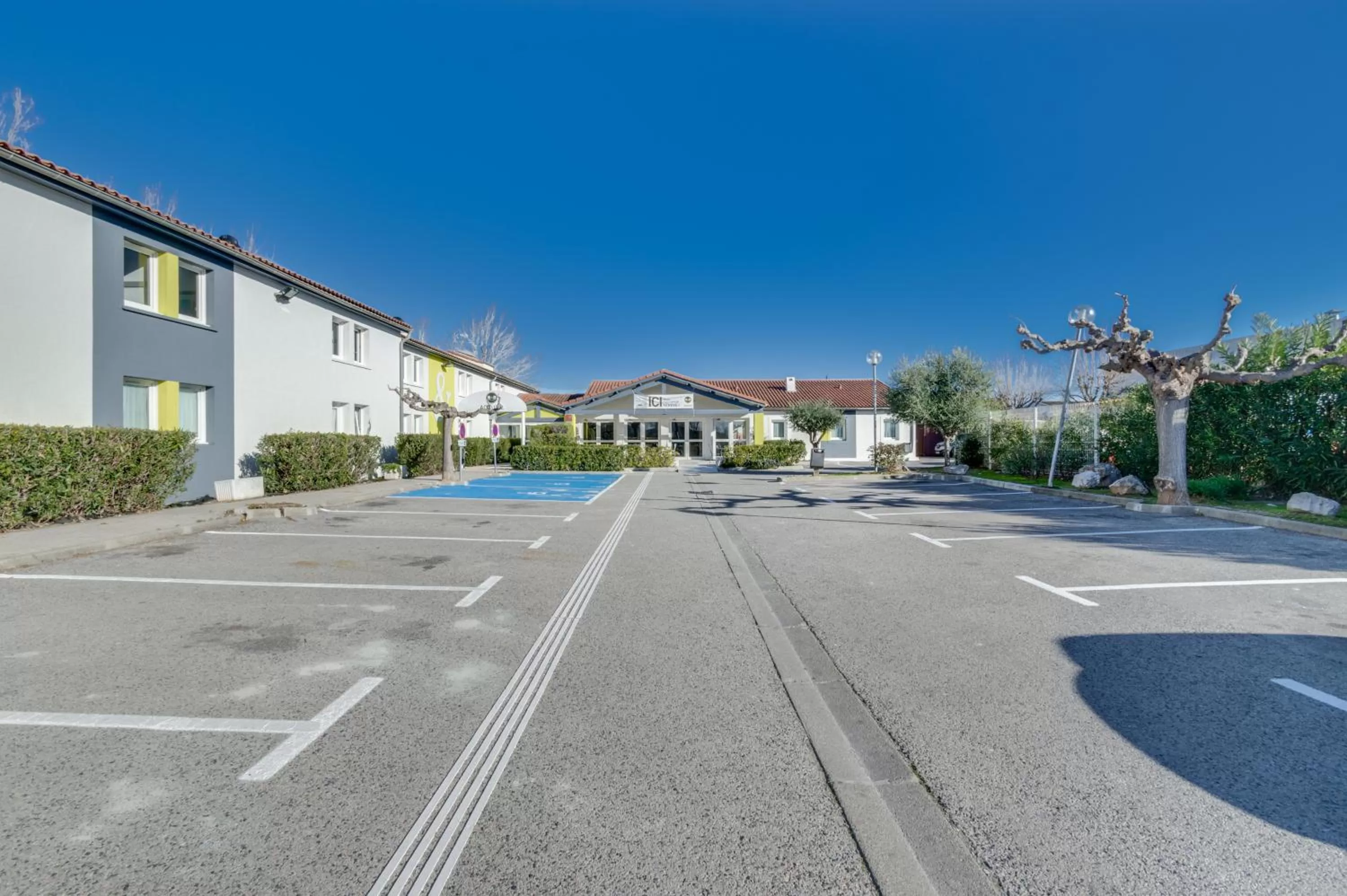 Property building in B&B HOTEL FREJUS Puget-sur-Argens