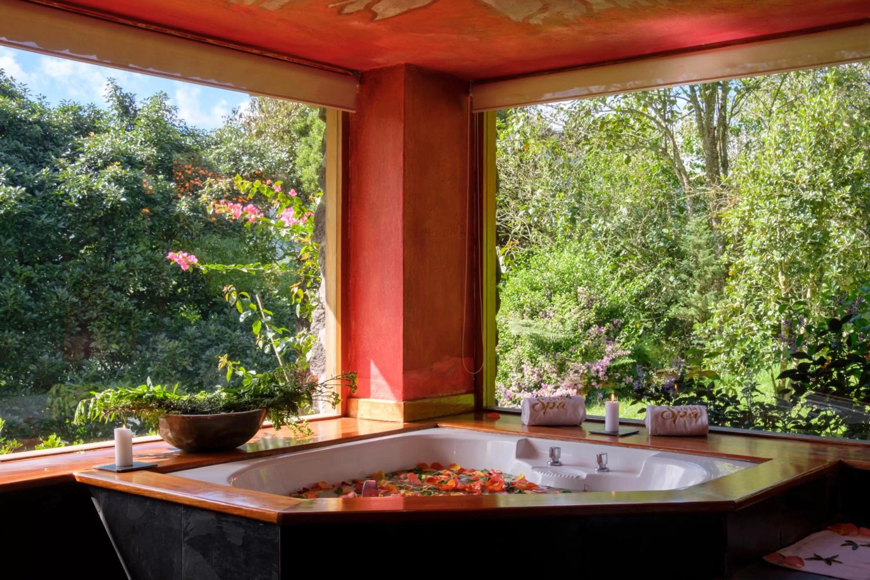 Luna Volcán, Adventure SPA