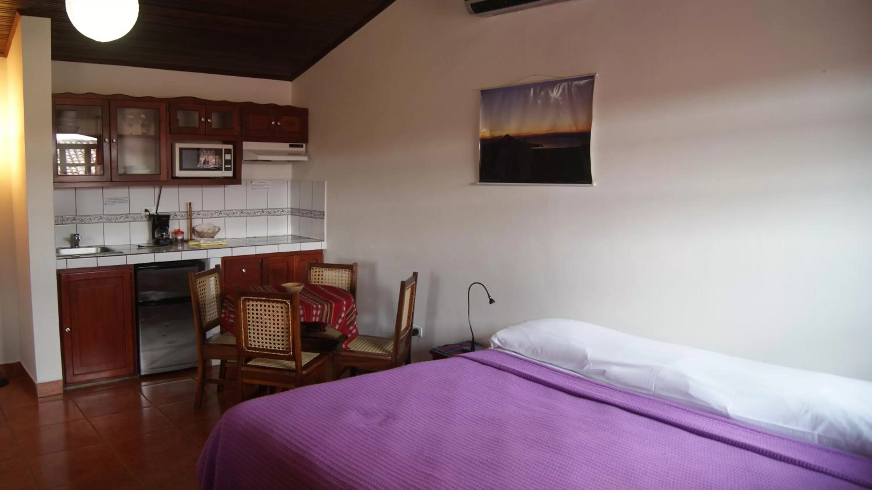 Photo of the whole room, Bed in Hotel Cacique Adiact