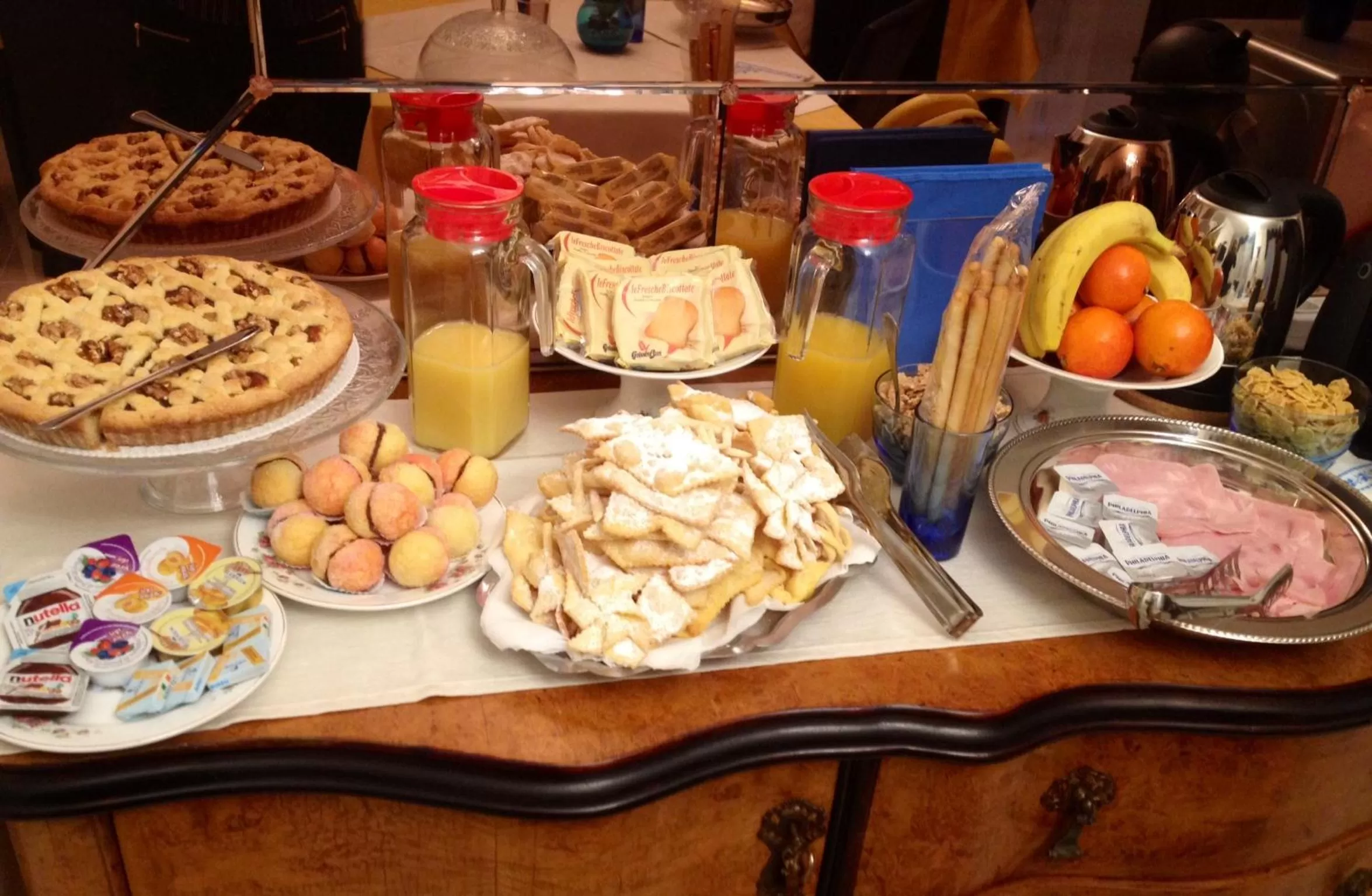 Food and drinks in B&B Roma Royal Residence