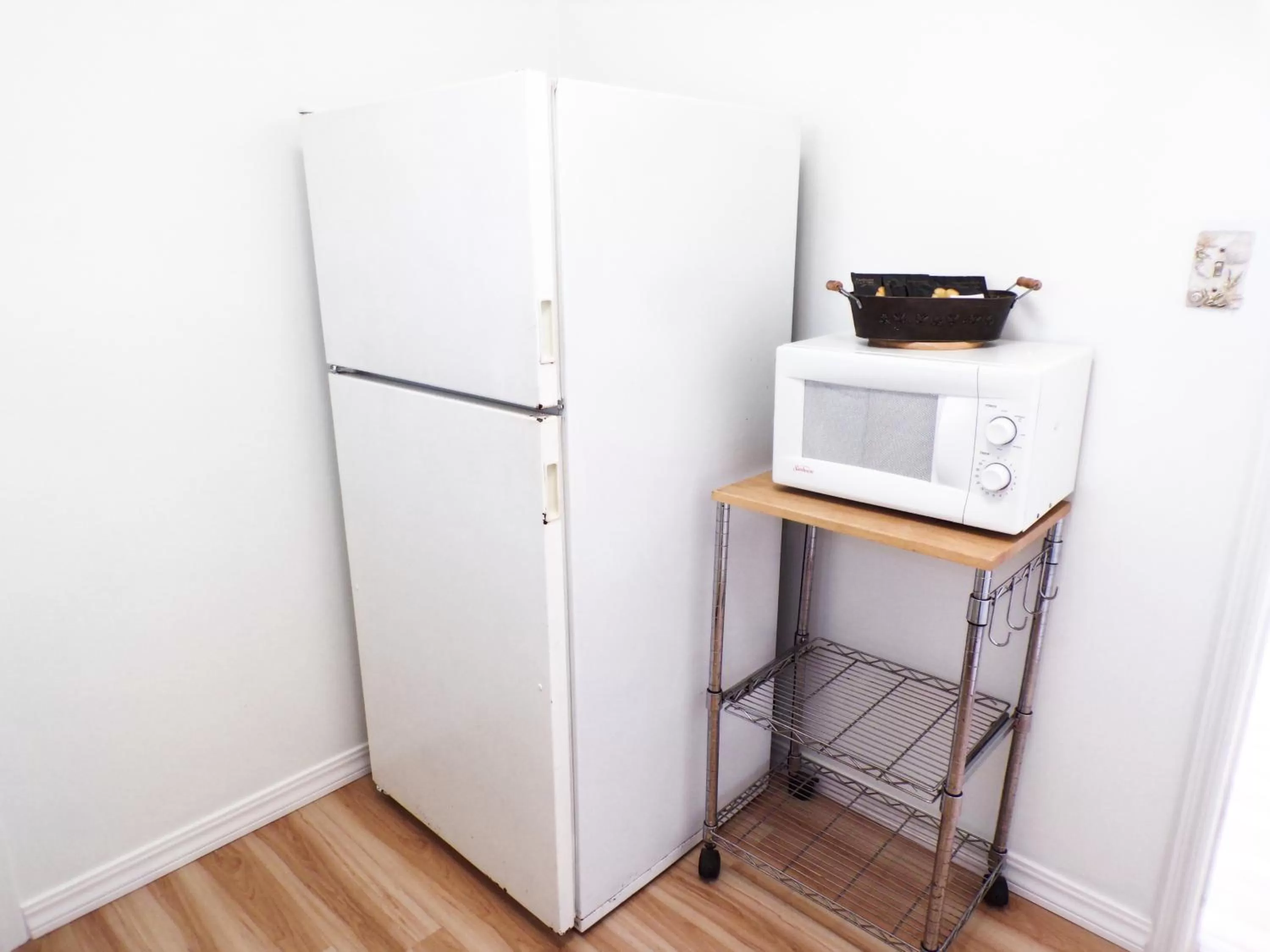 Kitchen or kitchenette in Shoreline Cottages
