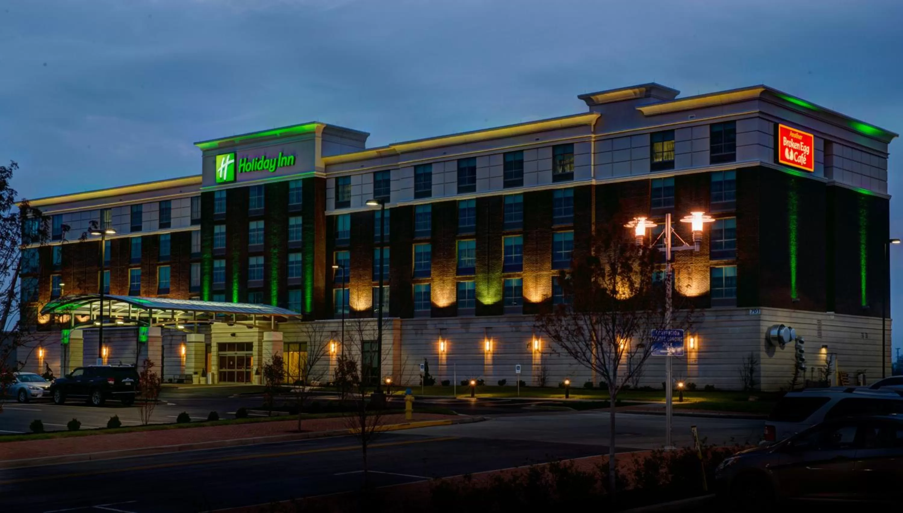 Property building in Holiday Inn Owensboro Riverfront by IHG
