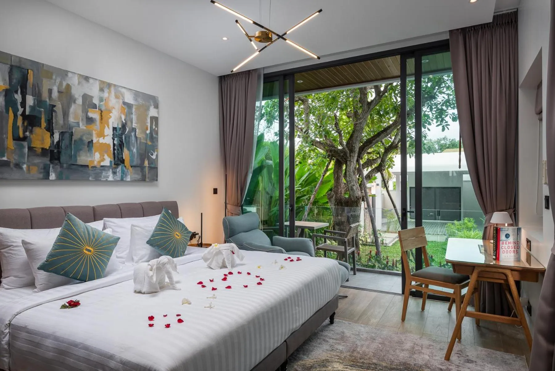 Bed in Inspire Villas Phuket