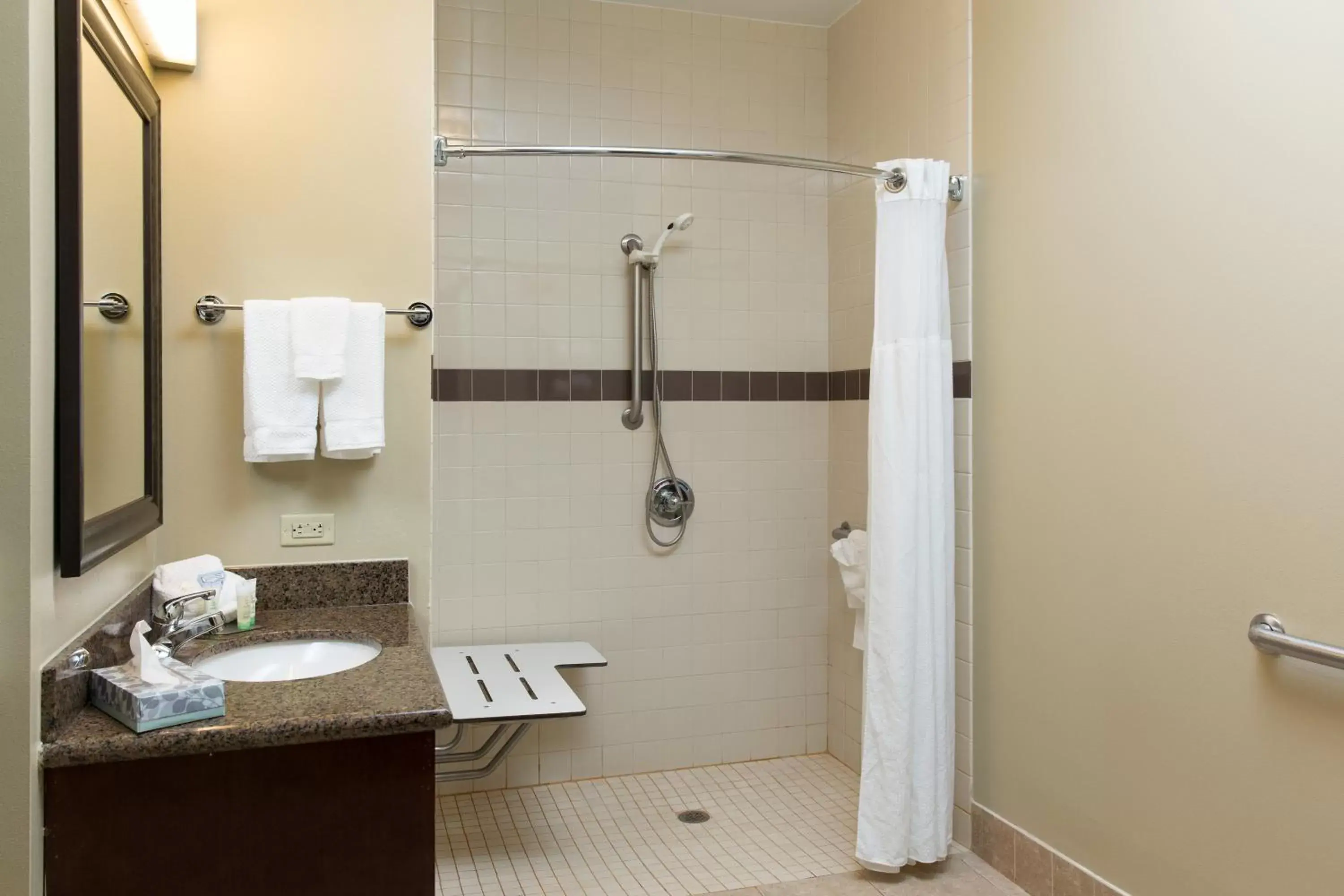 Suite - Mobility Access Roll in Shower/Non-Smoking in Staybridge Suites - Columbus Polaris by IHG Suite - Mobility Access Roll in Shower/Non-Smoking in Staybridge Suites - Columbus Polaris by IHG