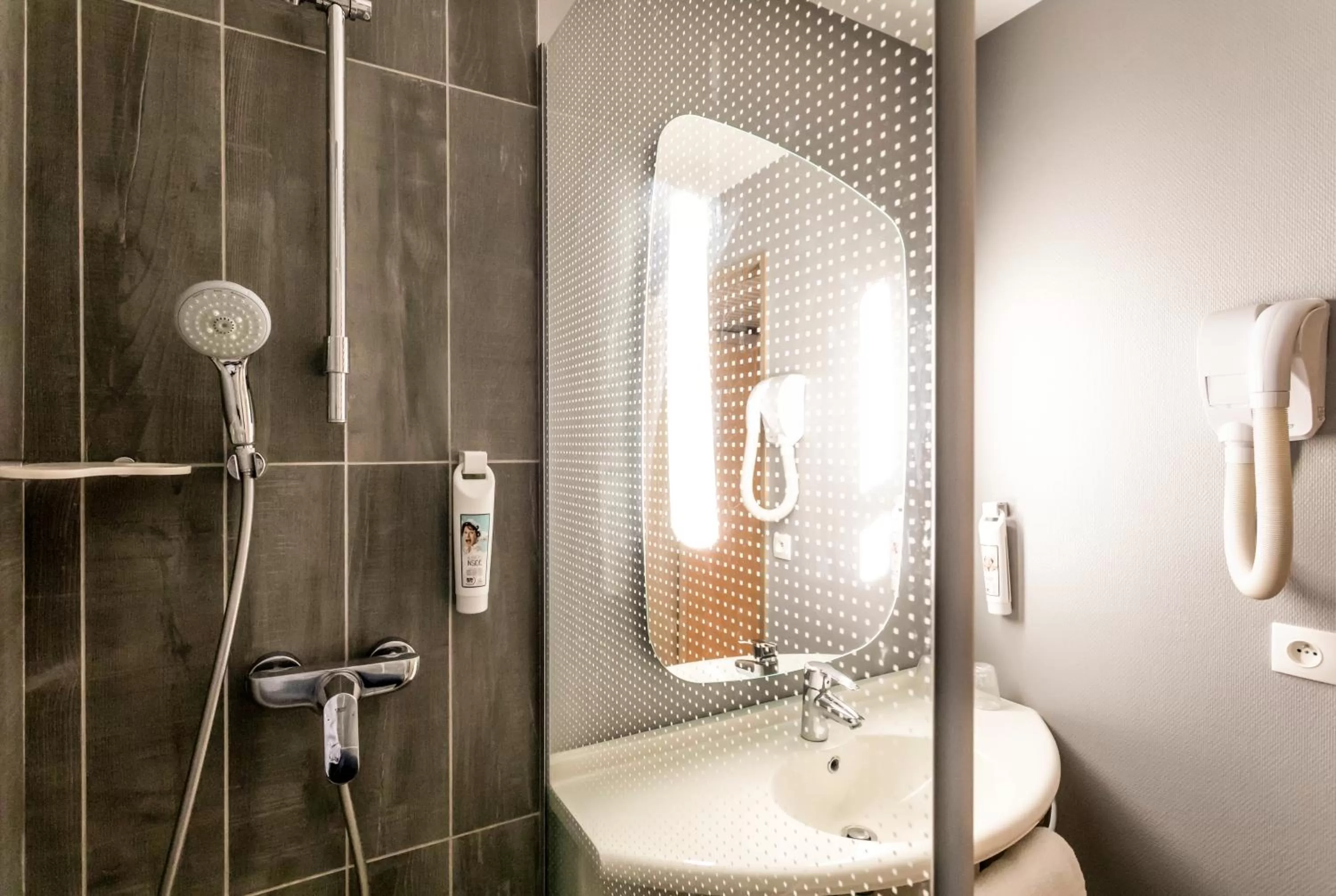 Bathroom in ibis Strasbourg Centre Petite France