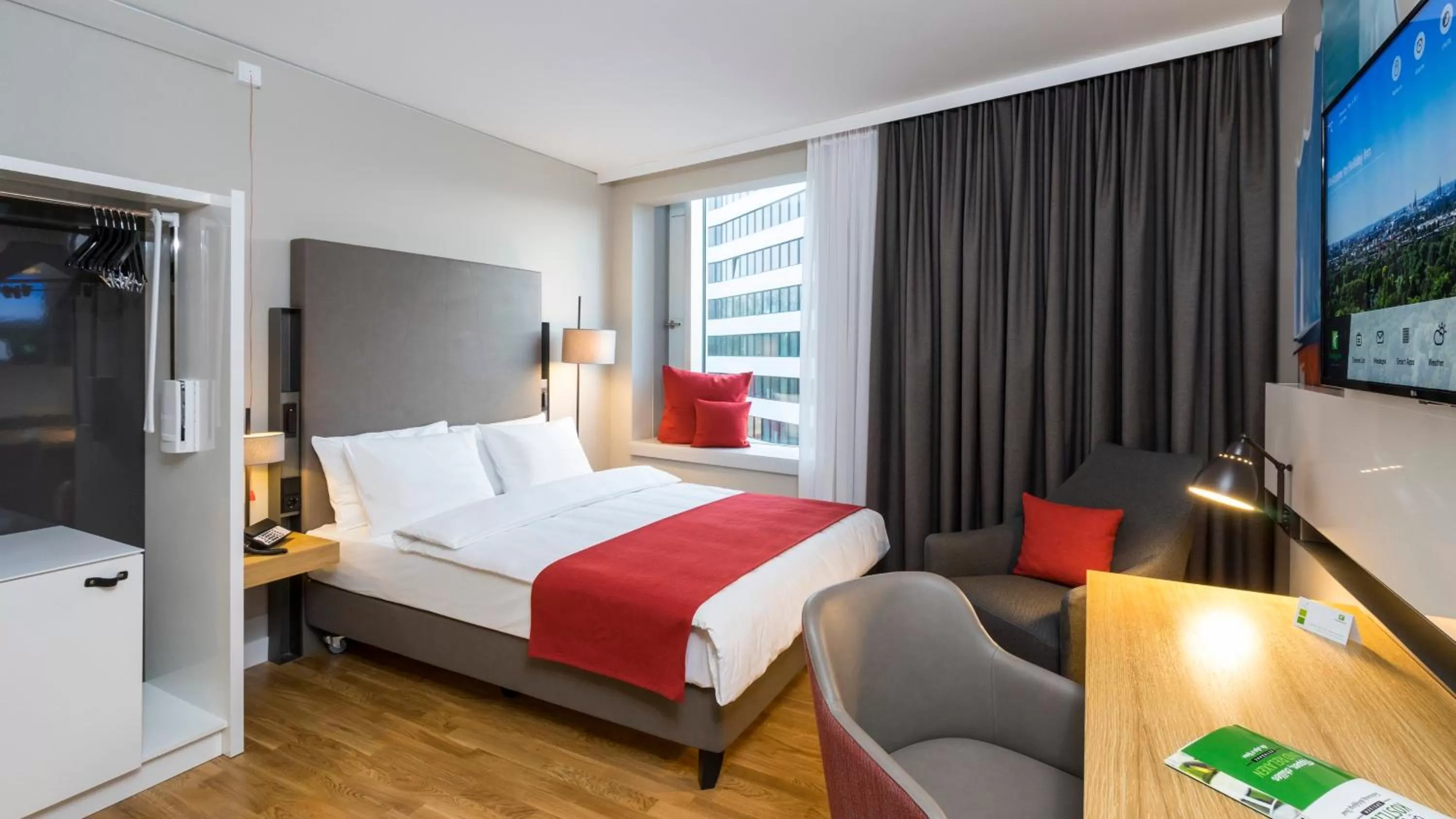 Photo of the whole room, Bed in Holiday Inn Hamburg - City Nord by IHG