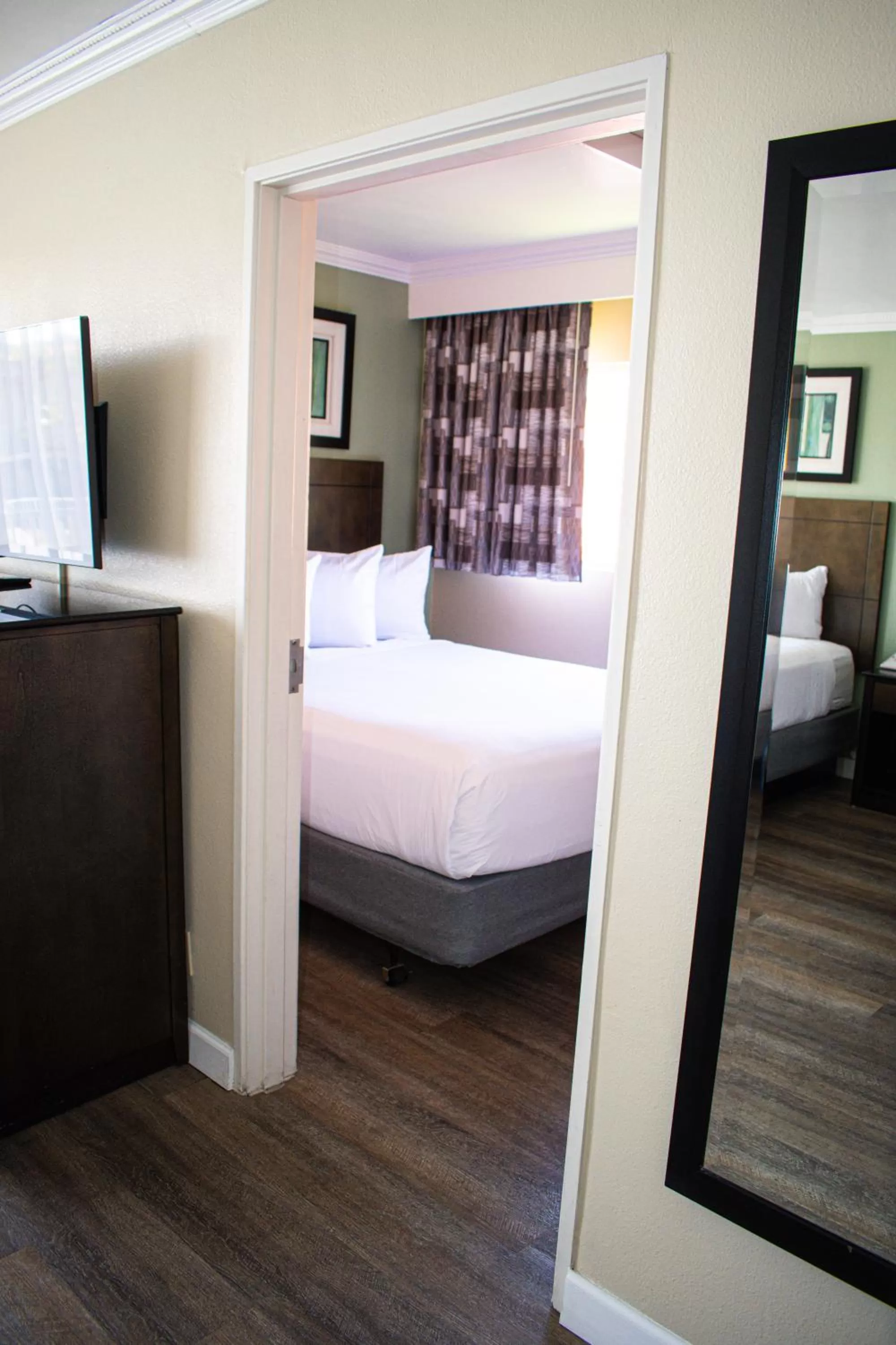 Bedroom, Bed in Travelodge by Wyndham Monterey Bay