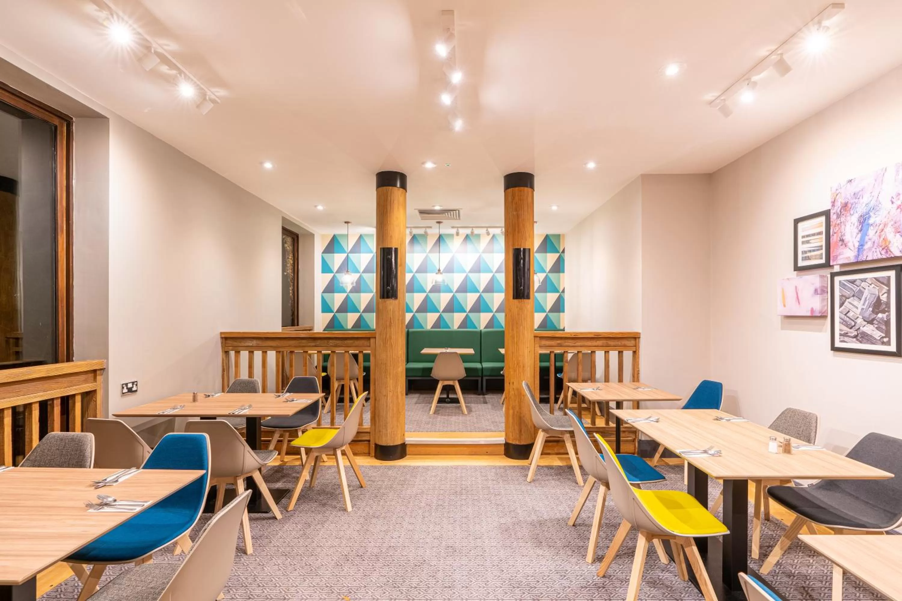 Restaurant/places to eat in Holiday Inn Hemel Hempstead M1, Jct. 8 by IHG