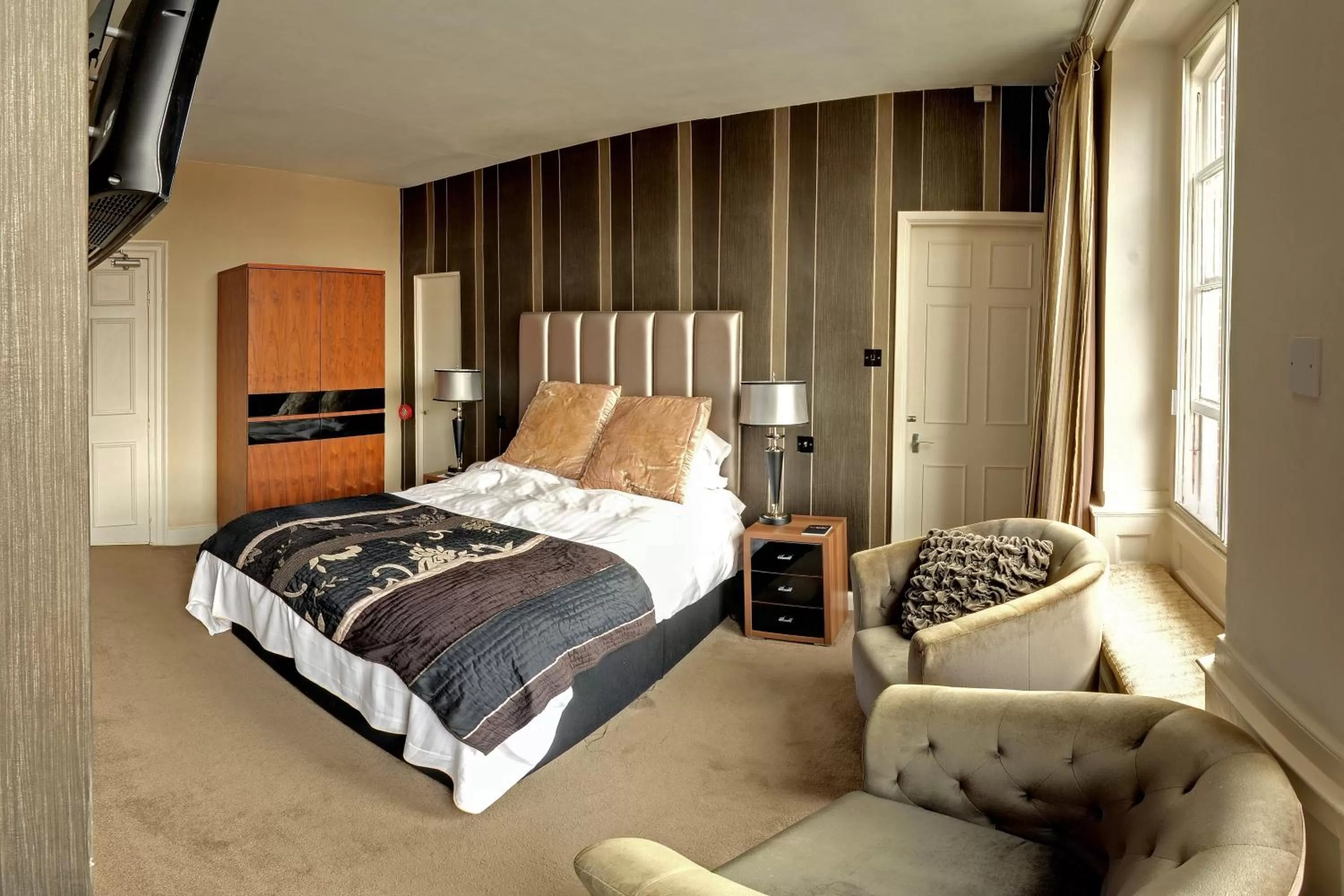 Bed in The Spread Eagle Hotel