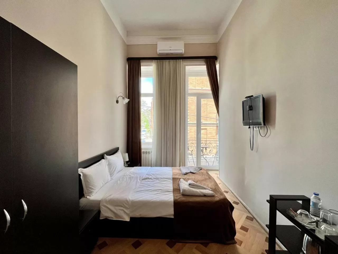 Bed in Tamarisi Old Tbilisi