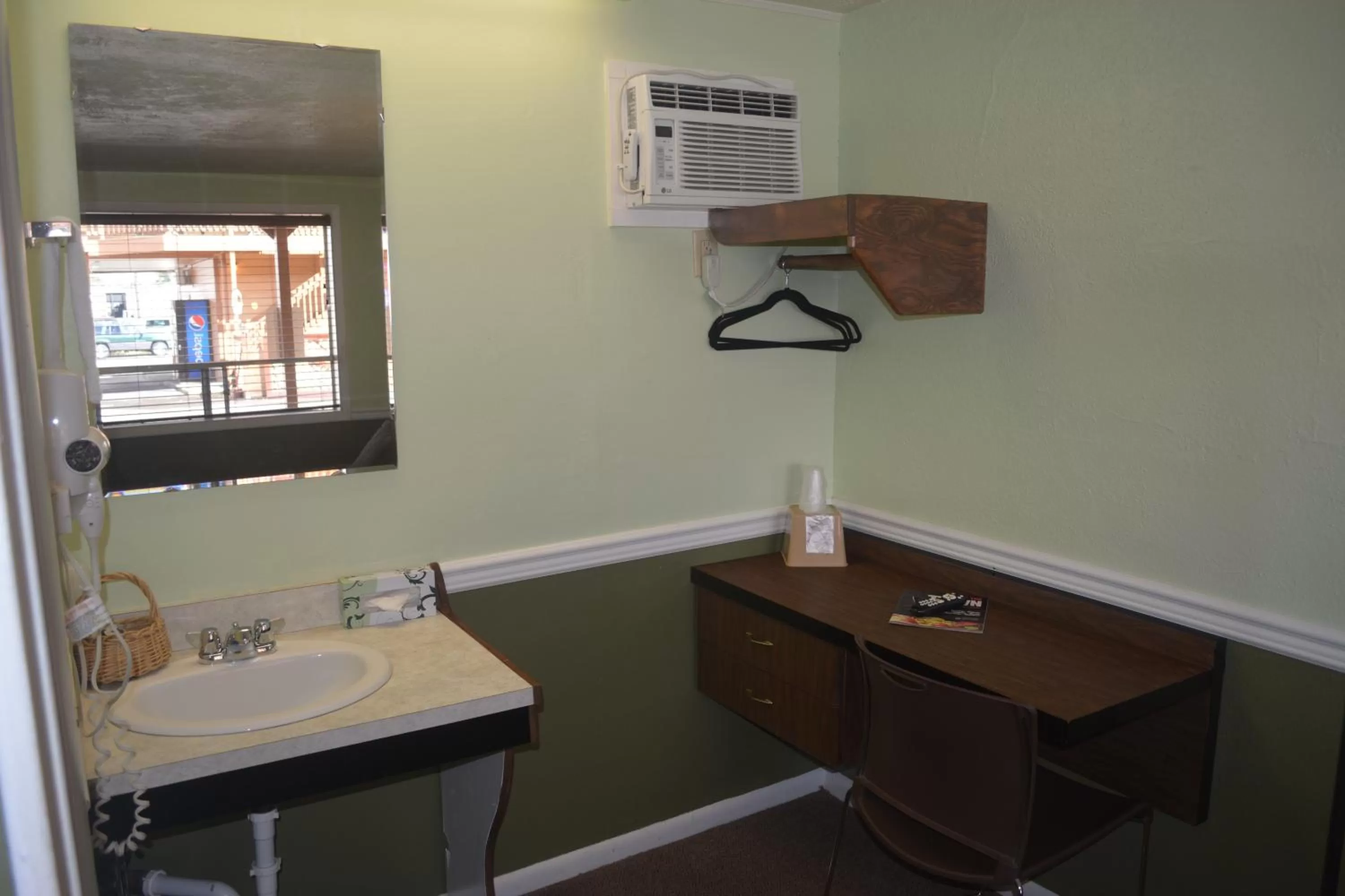 Seating area in Country Motor Inn