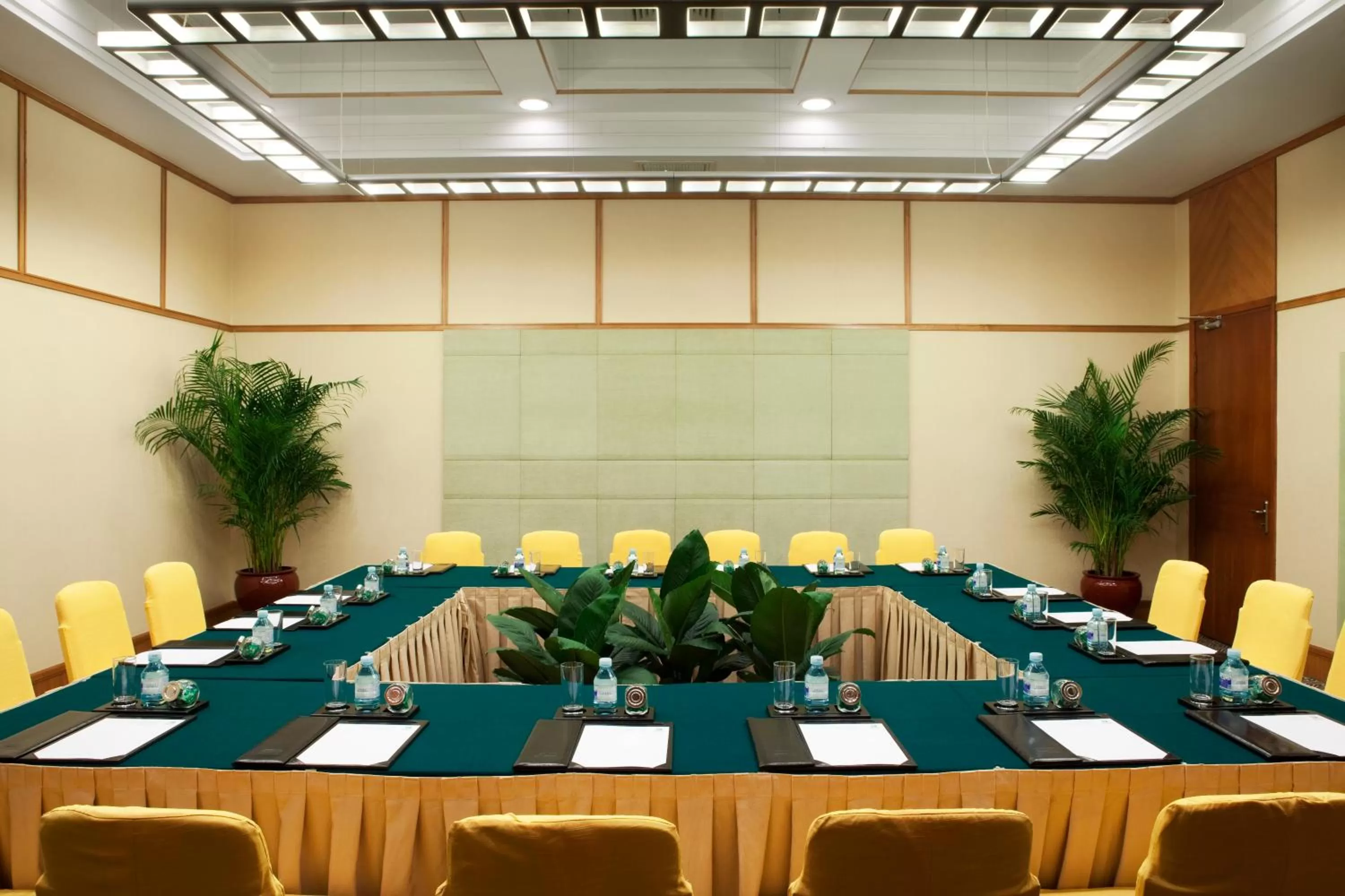 Meeting/conference room in Holiday Inn Temple Of Heaven Beijing by IHG