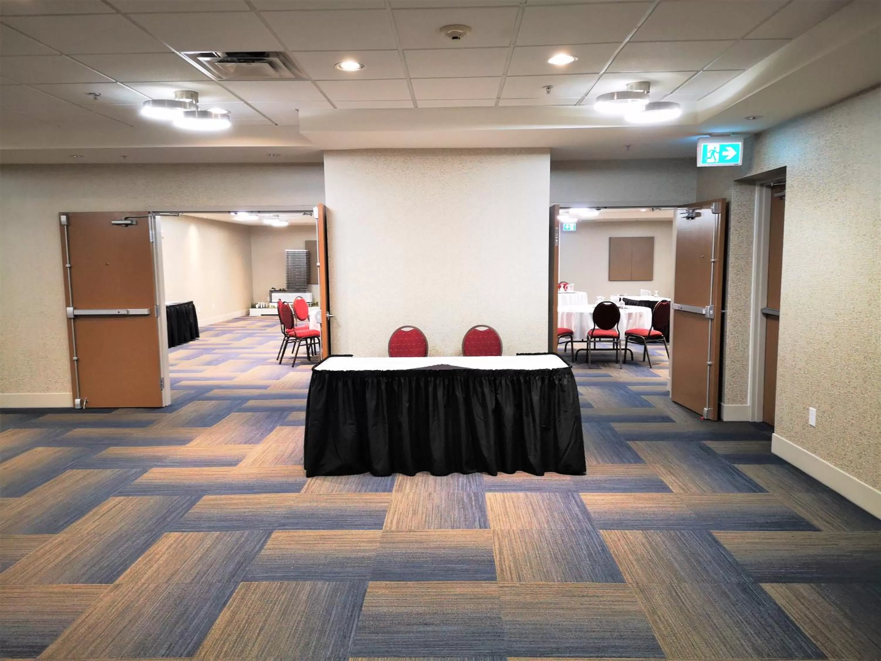 Meeting/conference room in Holiday Inn Express and Suites Surrey by IHG