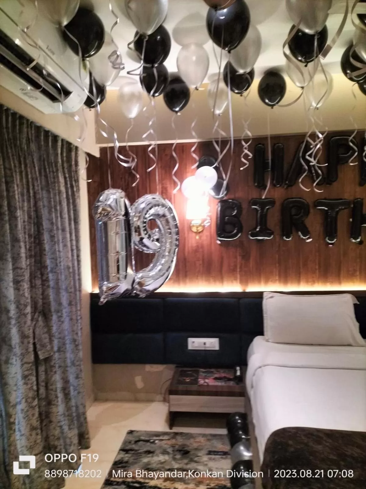 Bedroom in Hotel Merakee - Near Dahisar Mira Road Mumbai