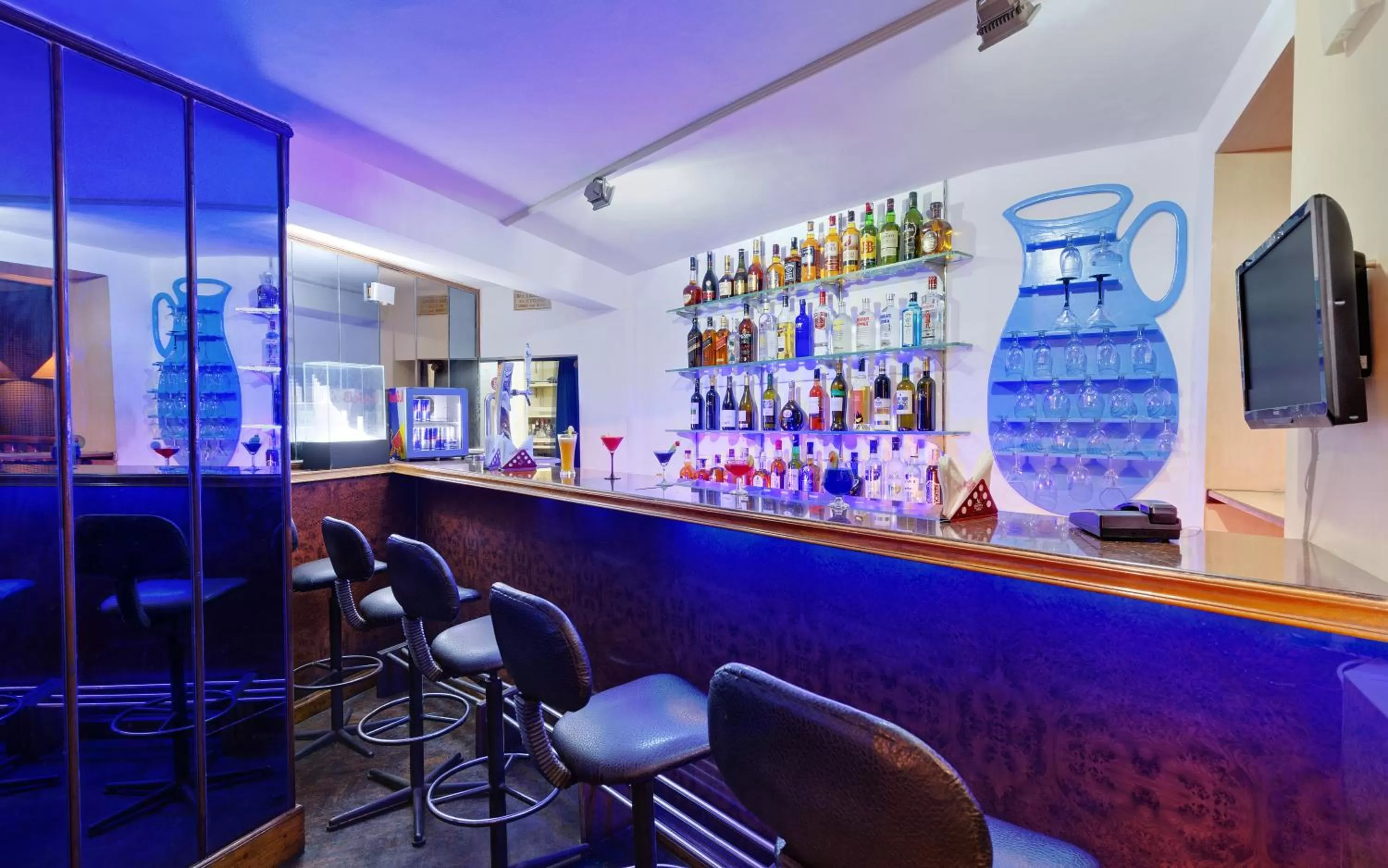 Lounge or bar in Ambassador Pallava